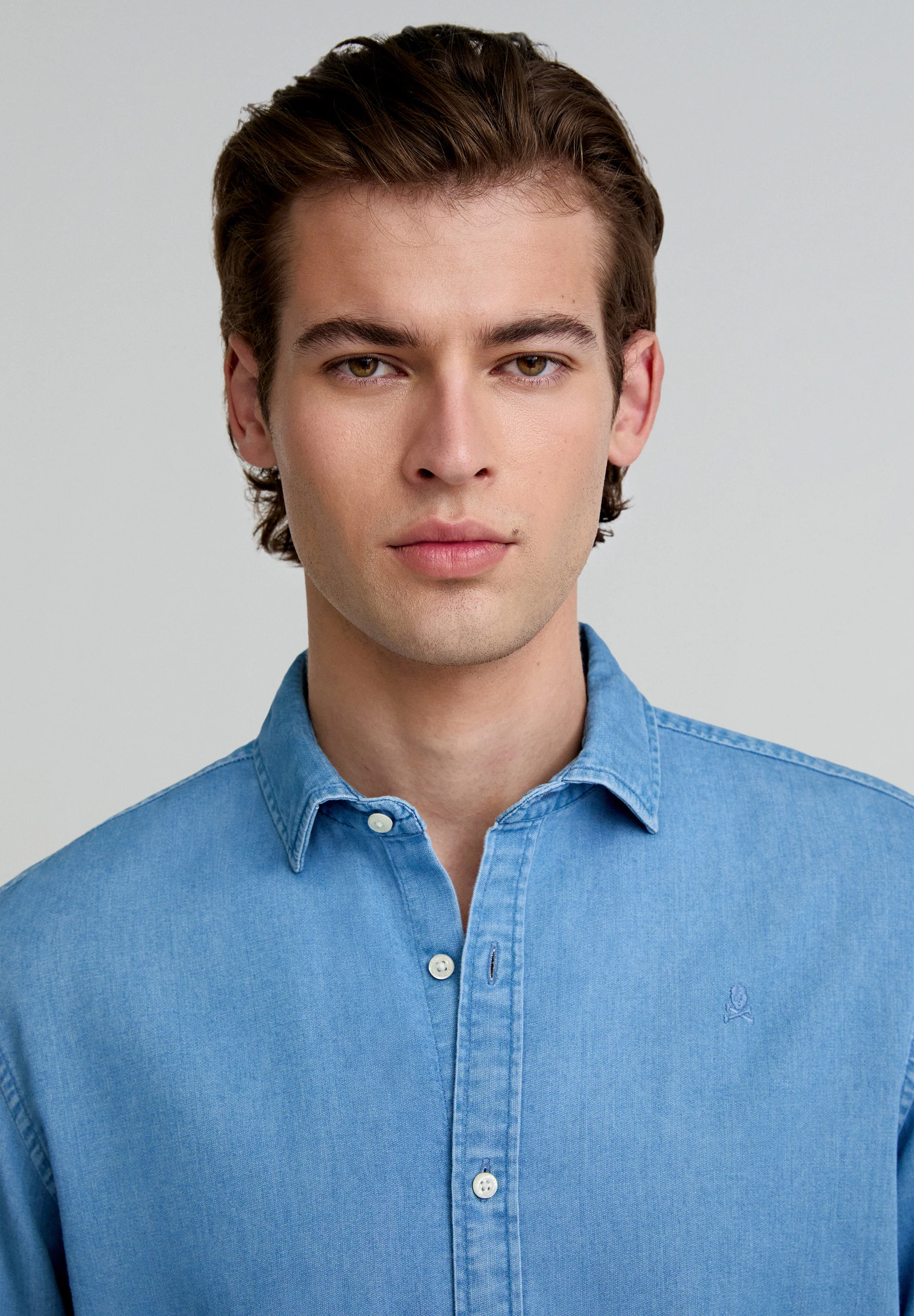 CAMISA DENIM BÁSICA - Image 3