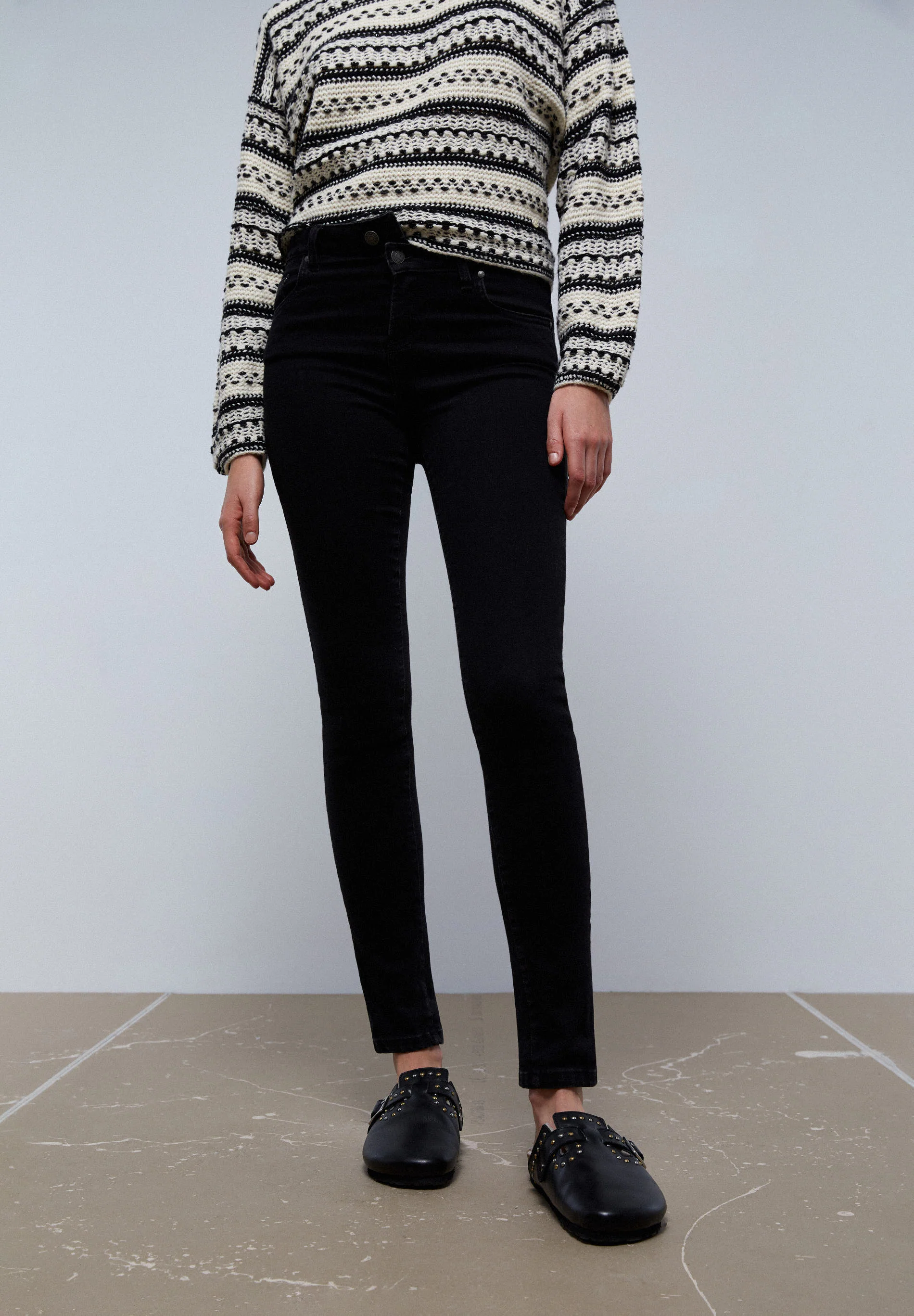 JEANS SKINNY BOTONES - Image 3
