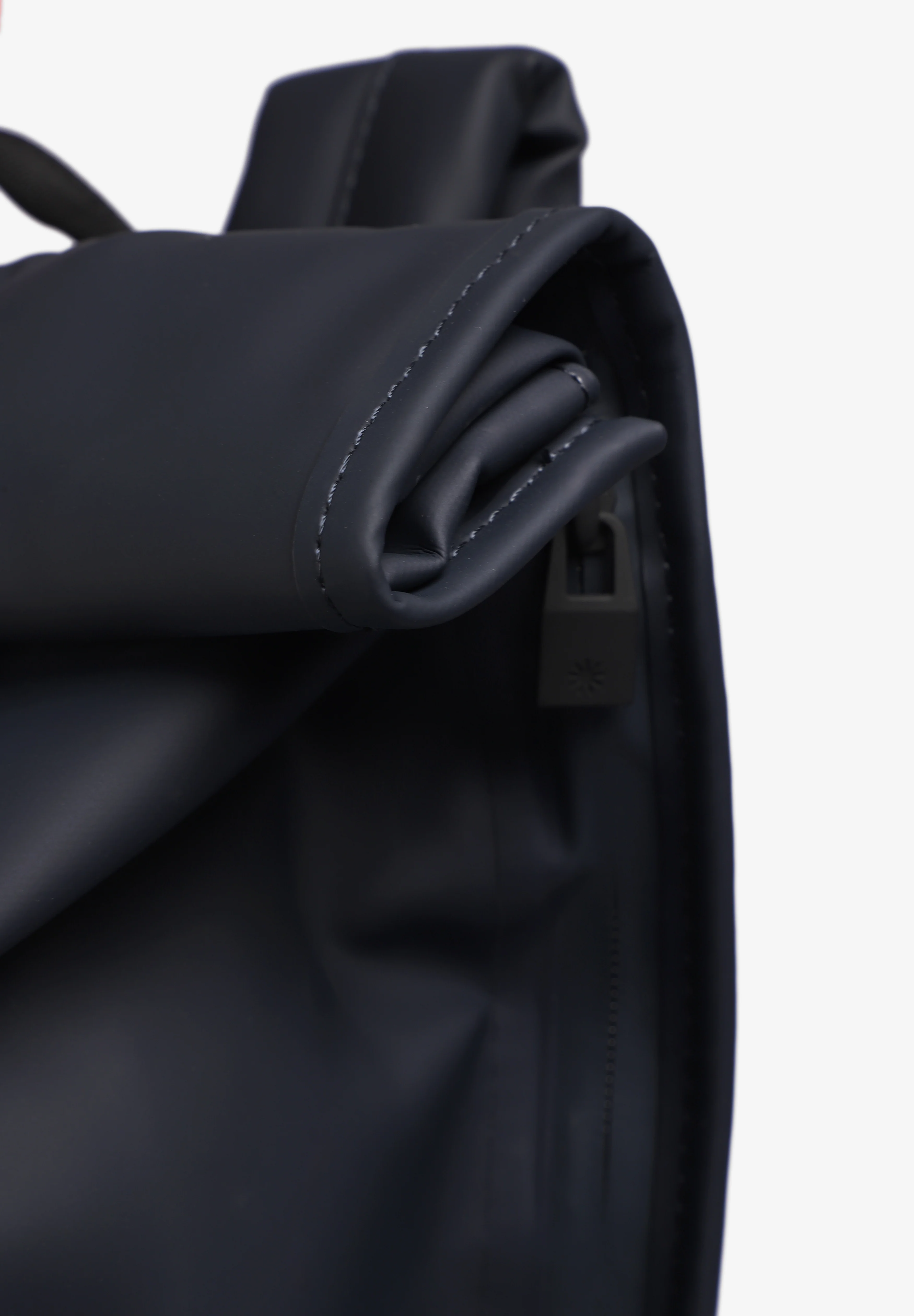RAINS | MOCHILA ROLLTOP RUCKSACK - Image 4