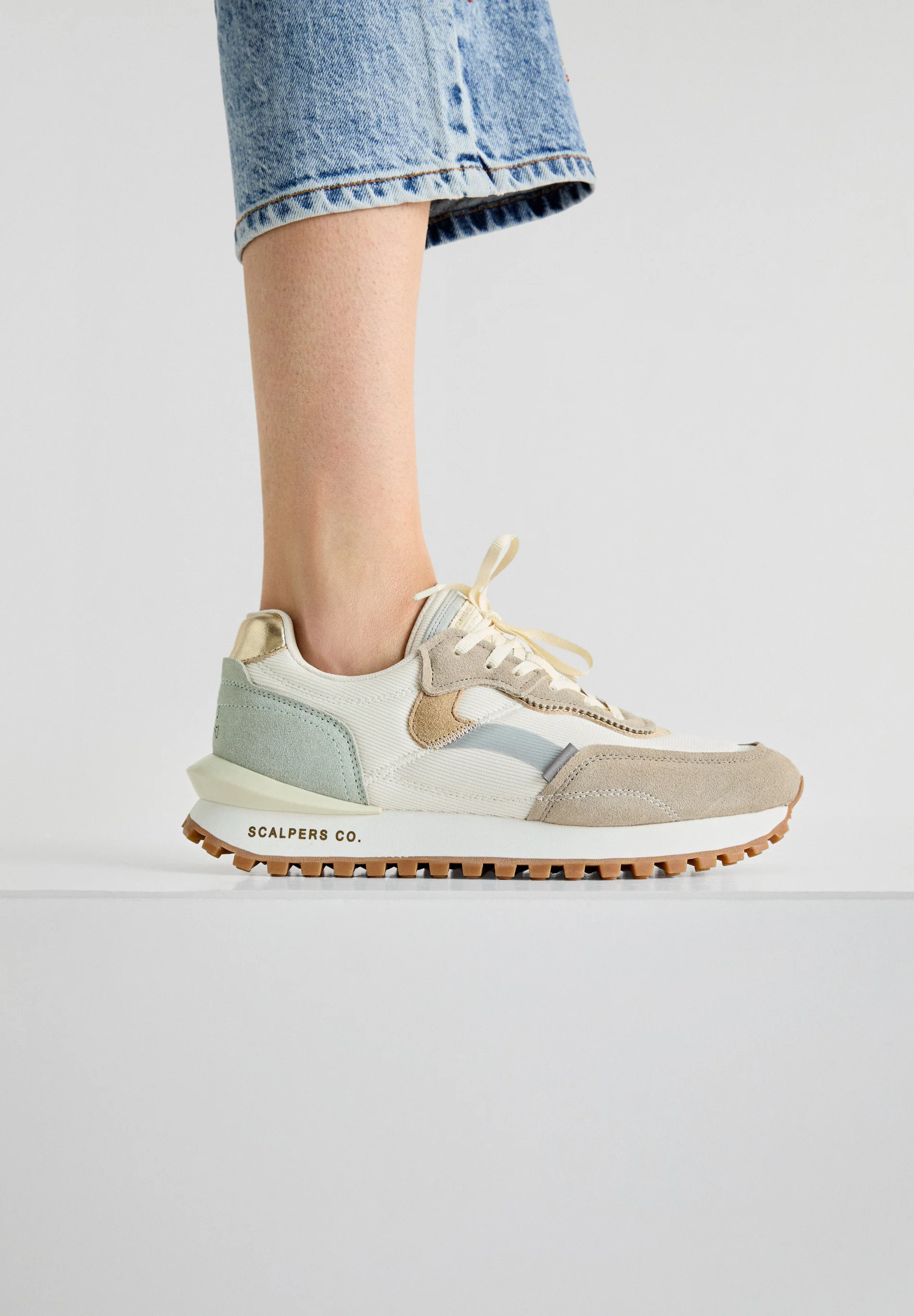 SNEAKERS ALTAS DETALLES SERRAJE - Image 4