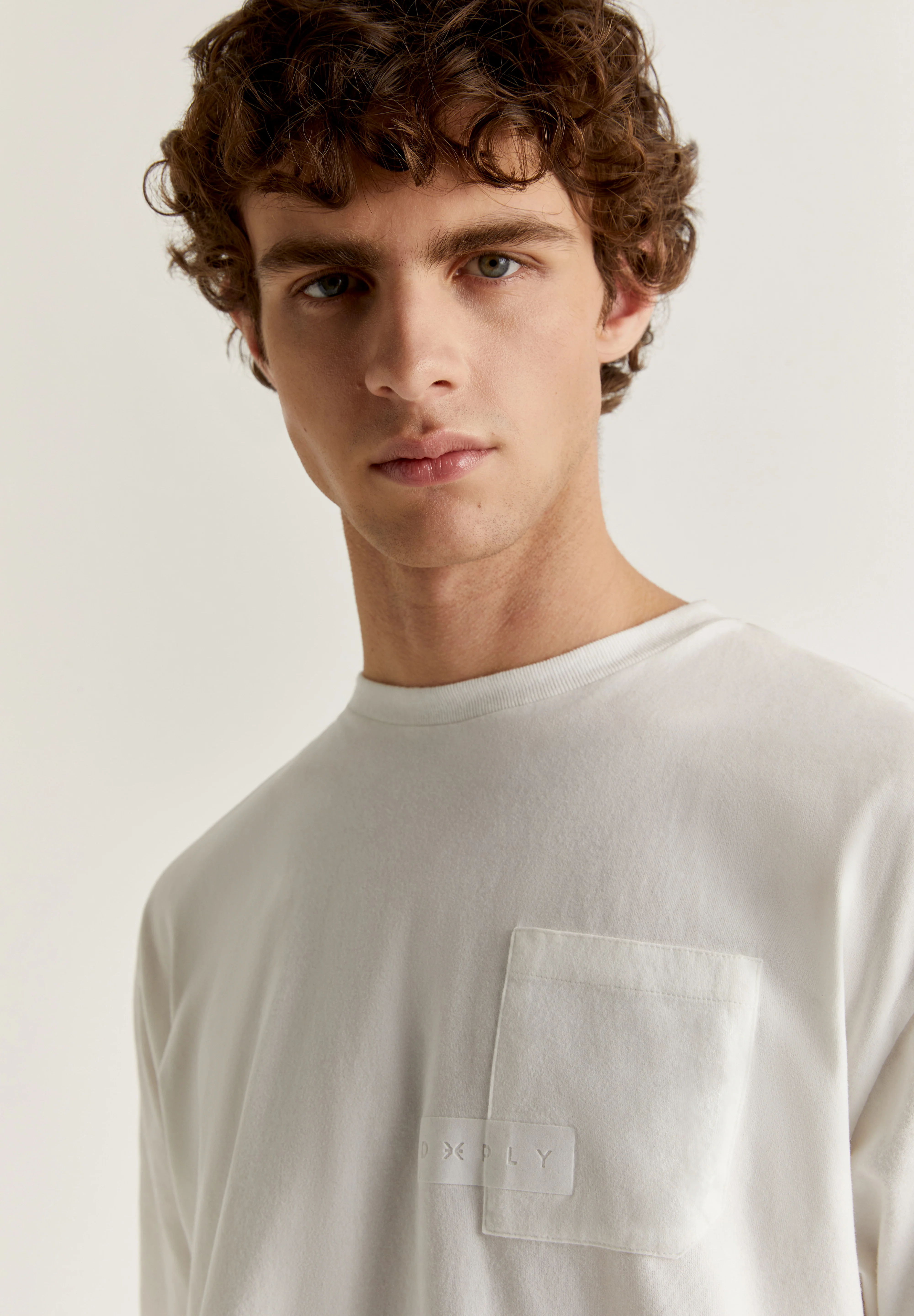 DEEPLY | CAMISETA BOLSILLO LOGO - Image 3