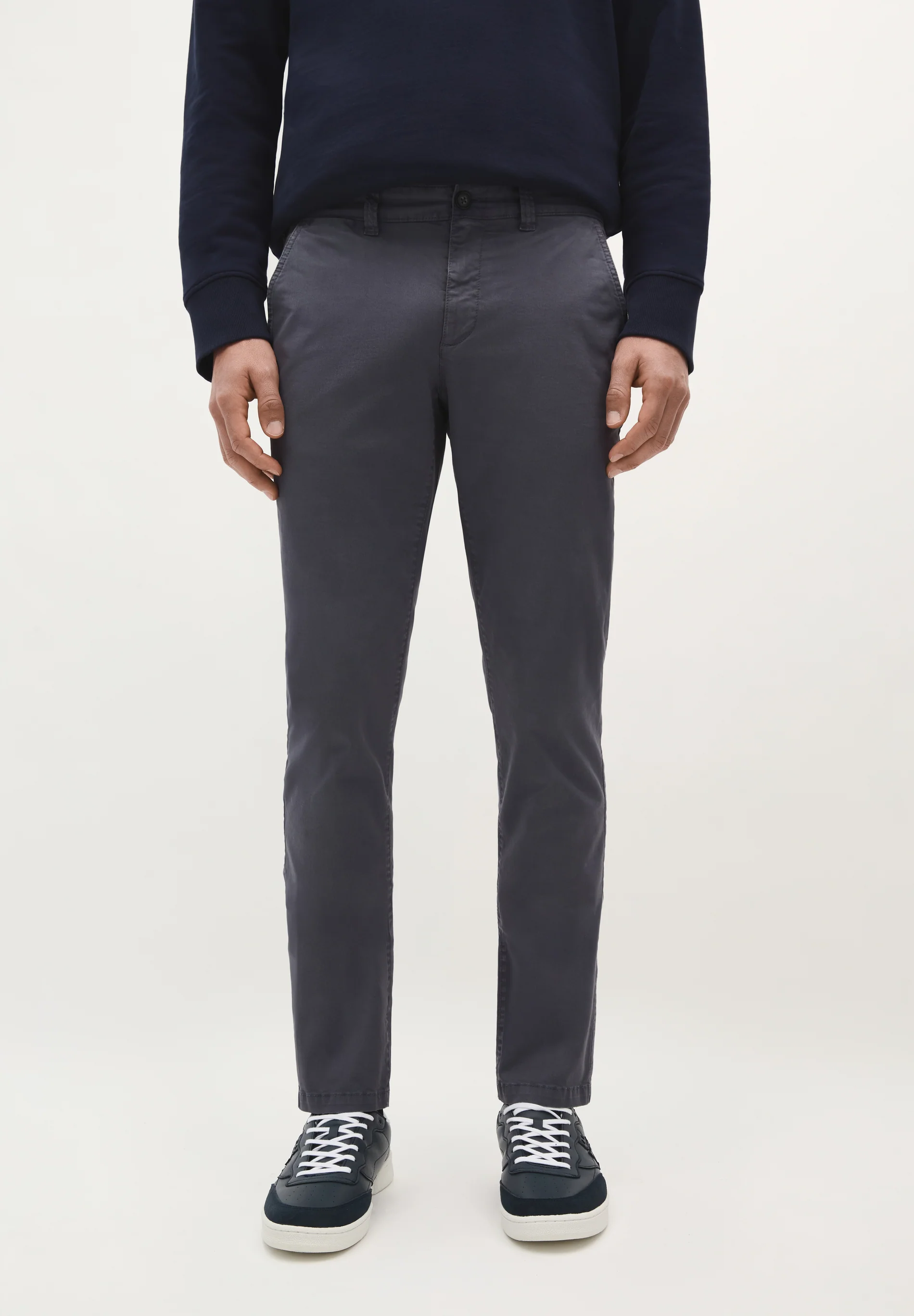 PANTALÓN CHINO CASUAL - Image 2