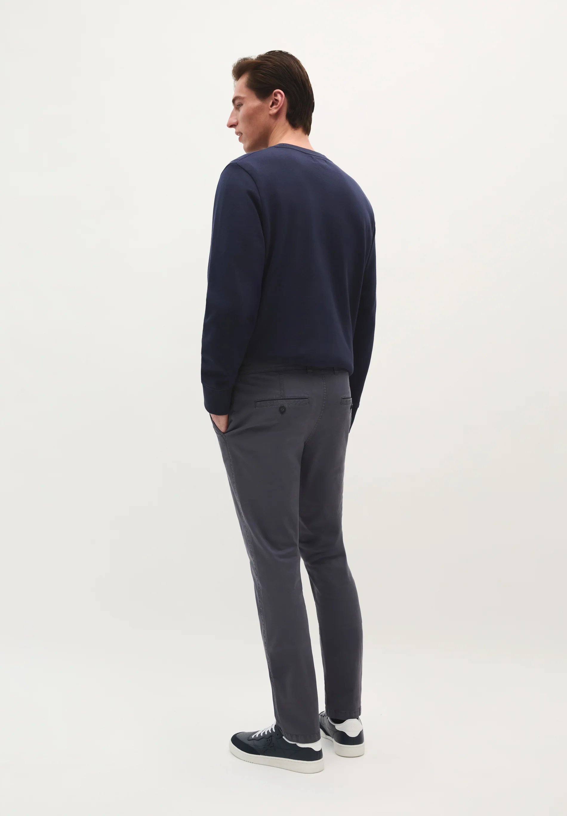PANTALÓN CHINO CASUAL - Image 4
