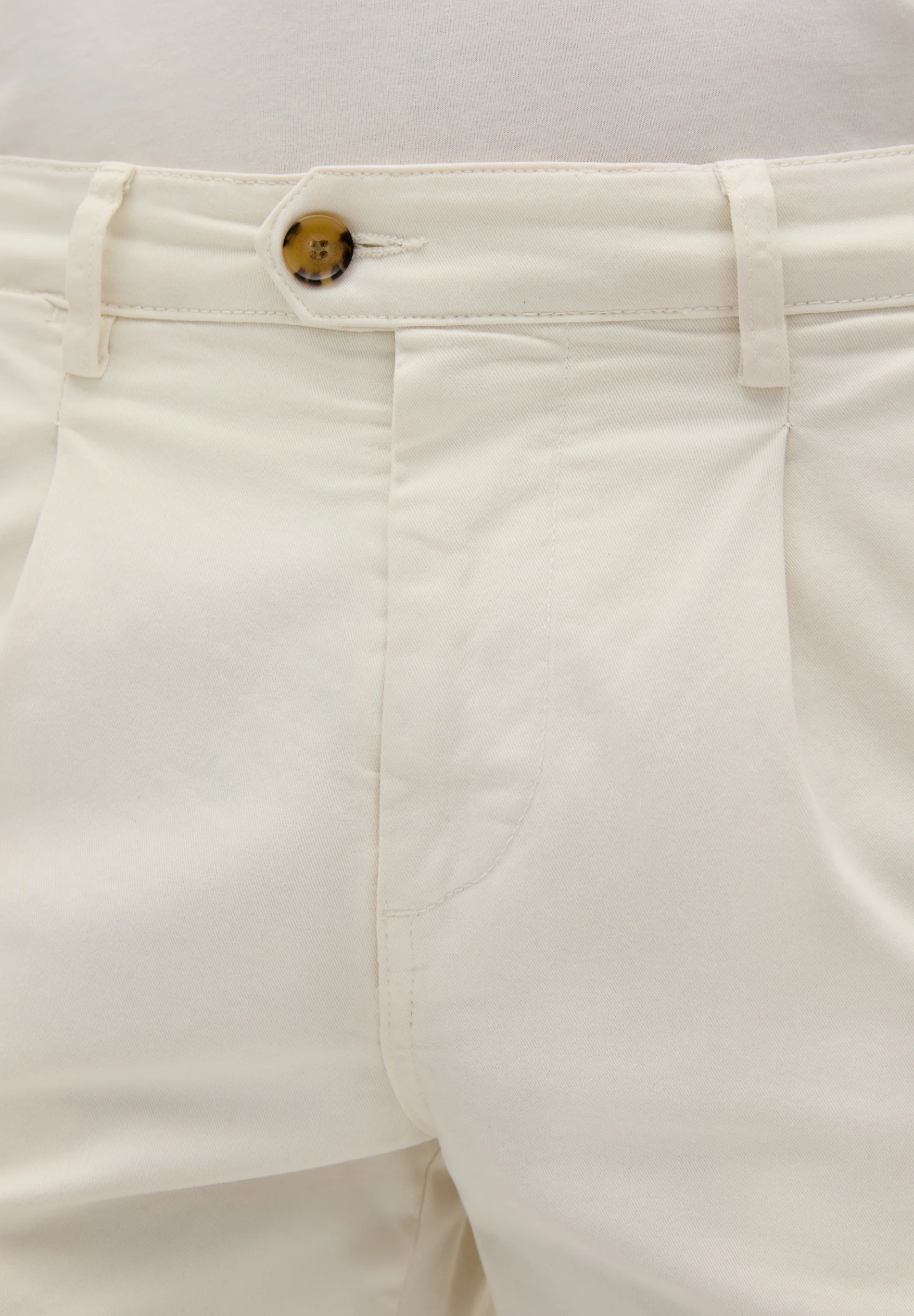 PANTALÓN CHINO PINZAS RELAXED - Image 3