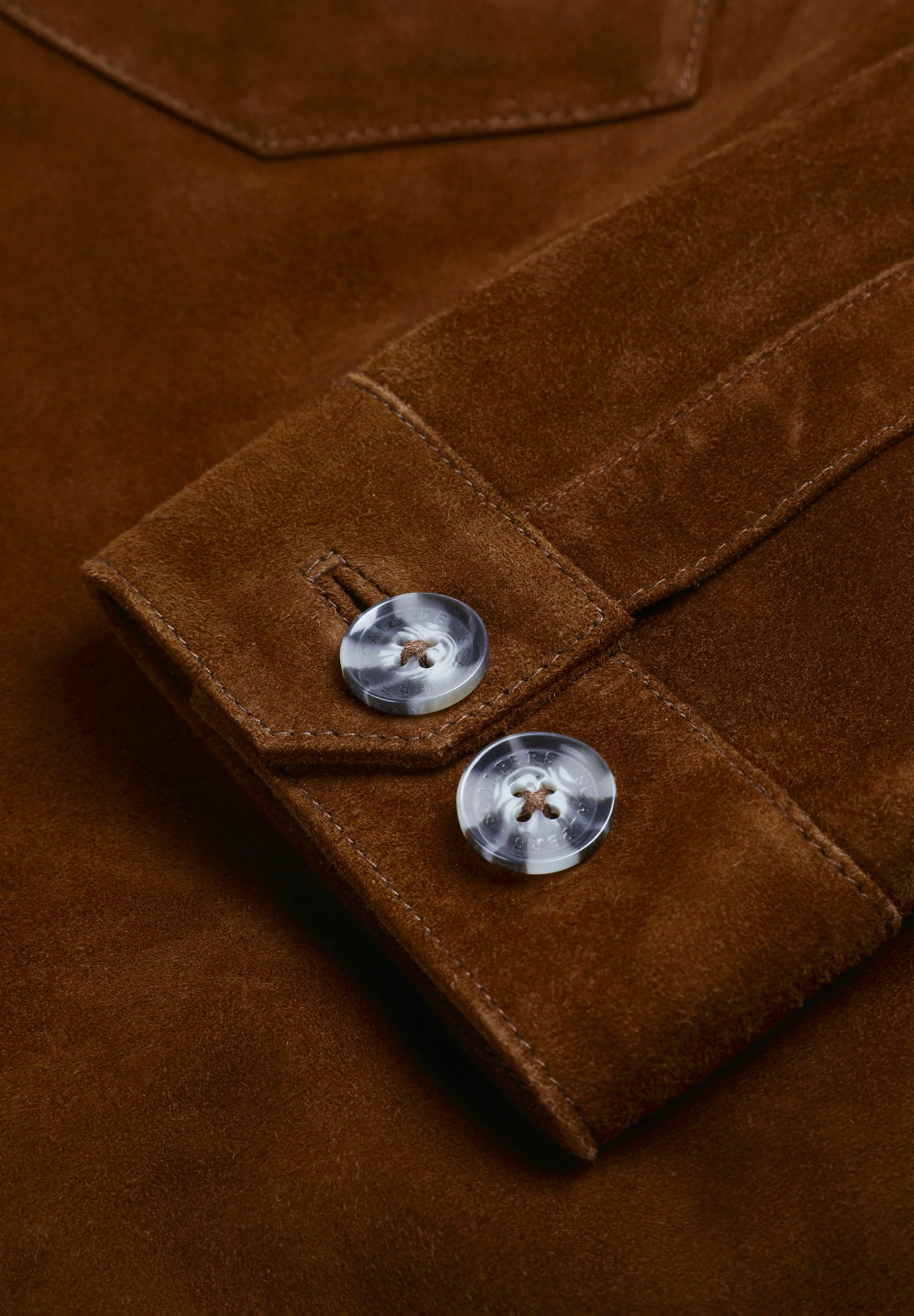 CHAQUETA PIEL BOTONES - Image 11