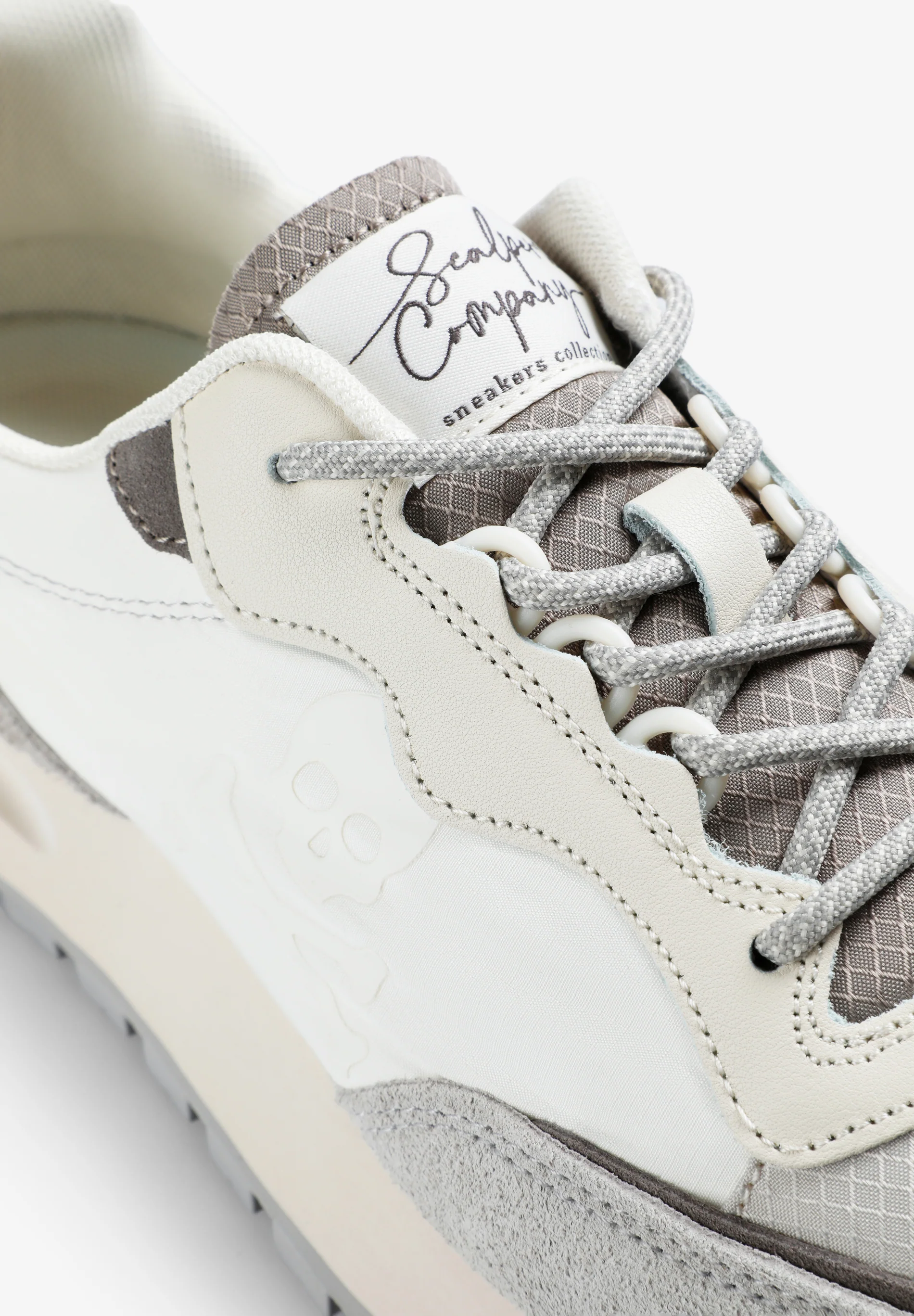 SNEAKERS LIGERAS CALAVERA CONTRASTE - Image 6