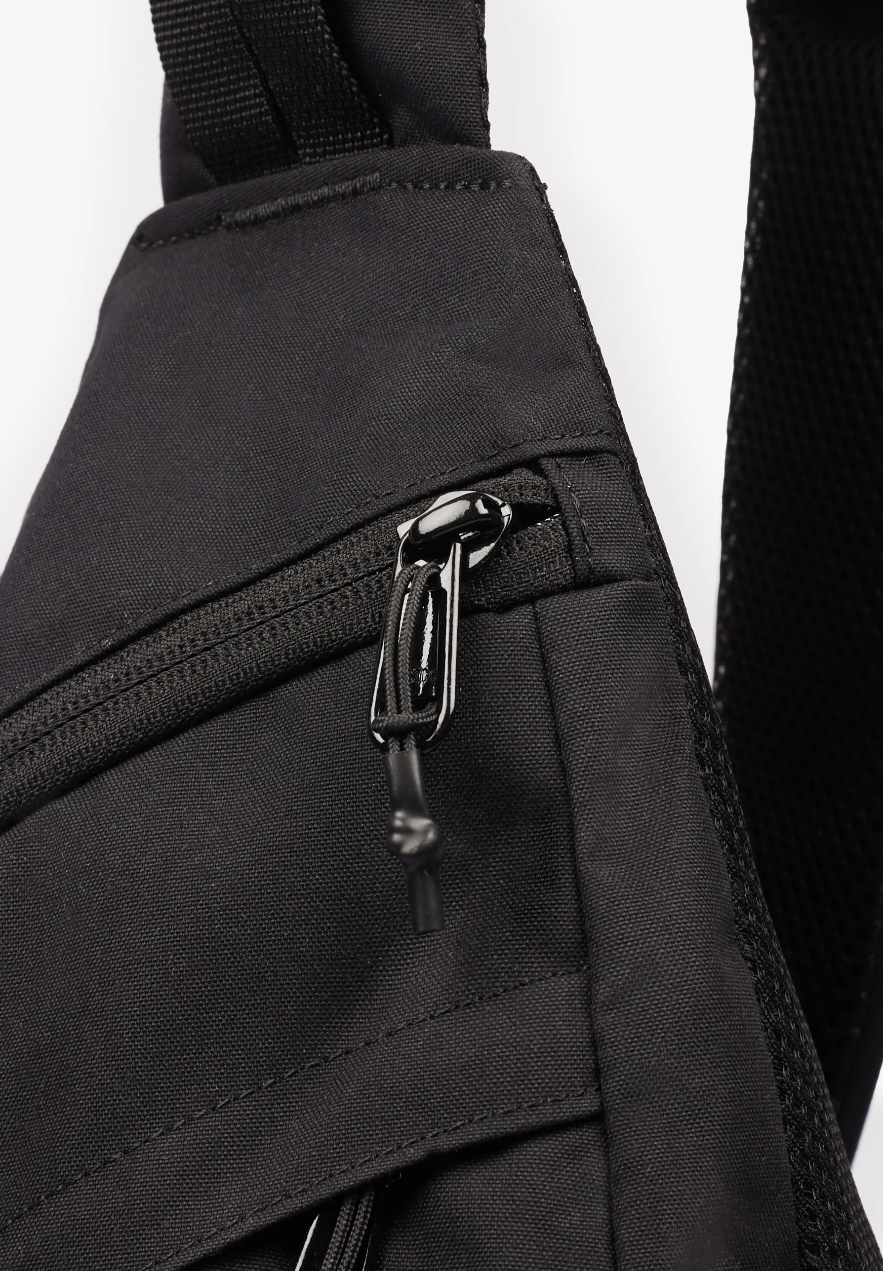 GRAMICCI | MOCHILA CORDURA SLING - Image 4
