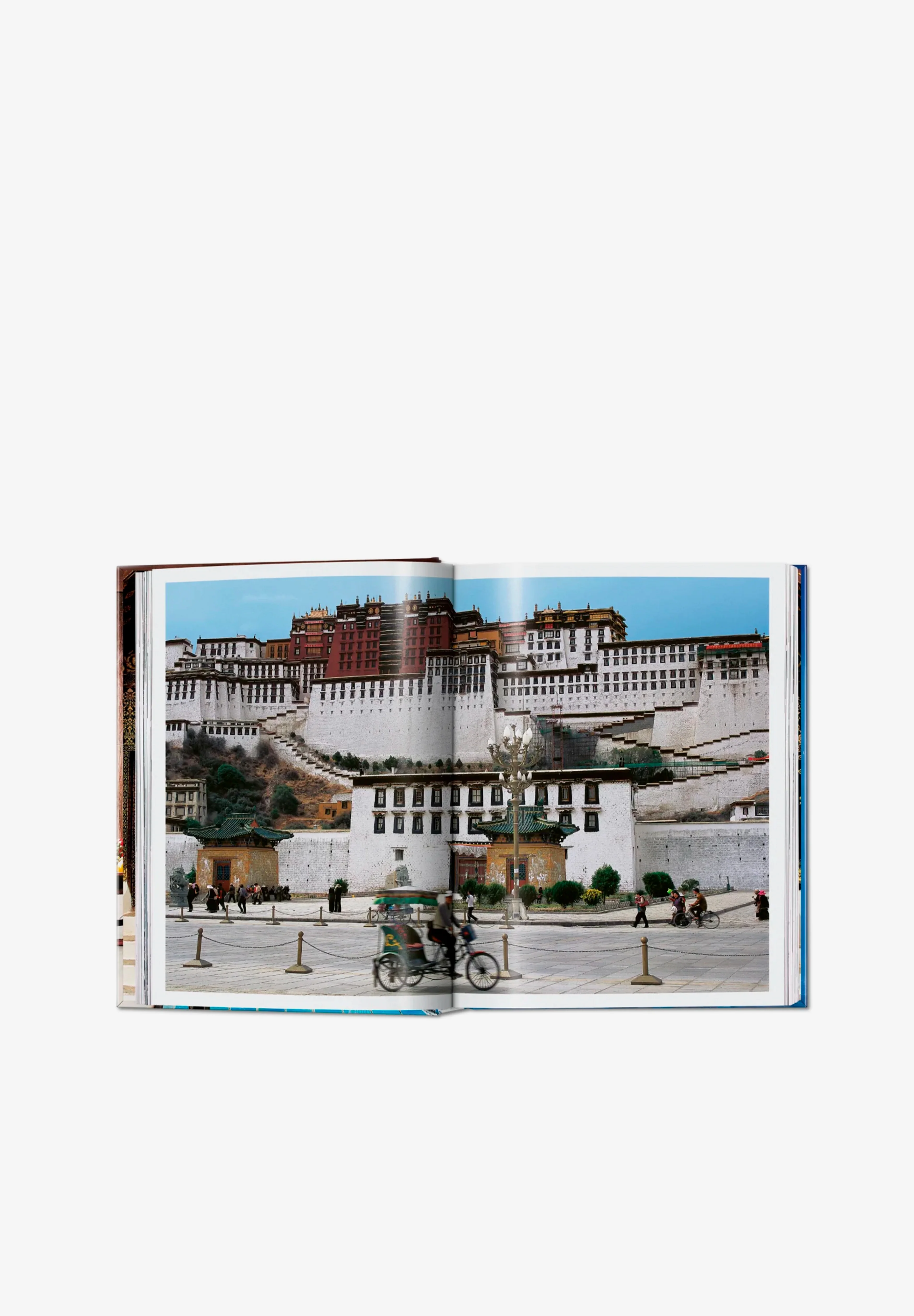 TASCHEN | LIBRO LIVING IN ASIA - Image 4
