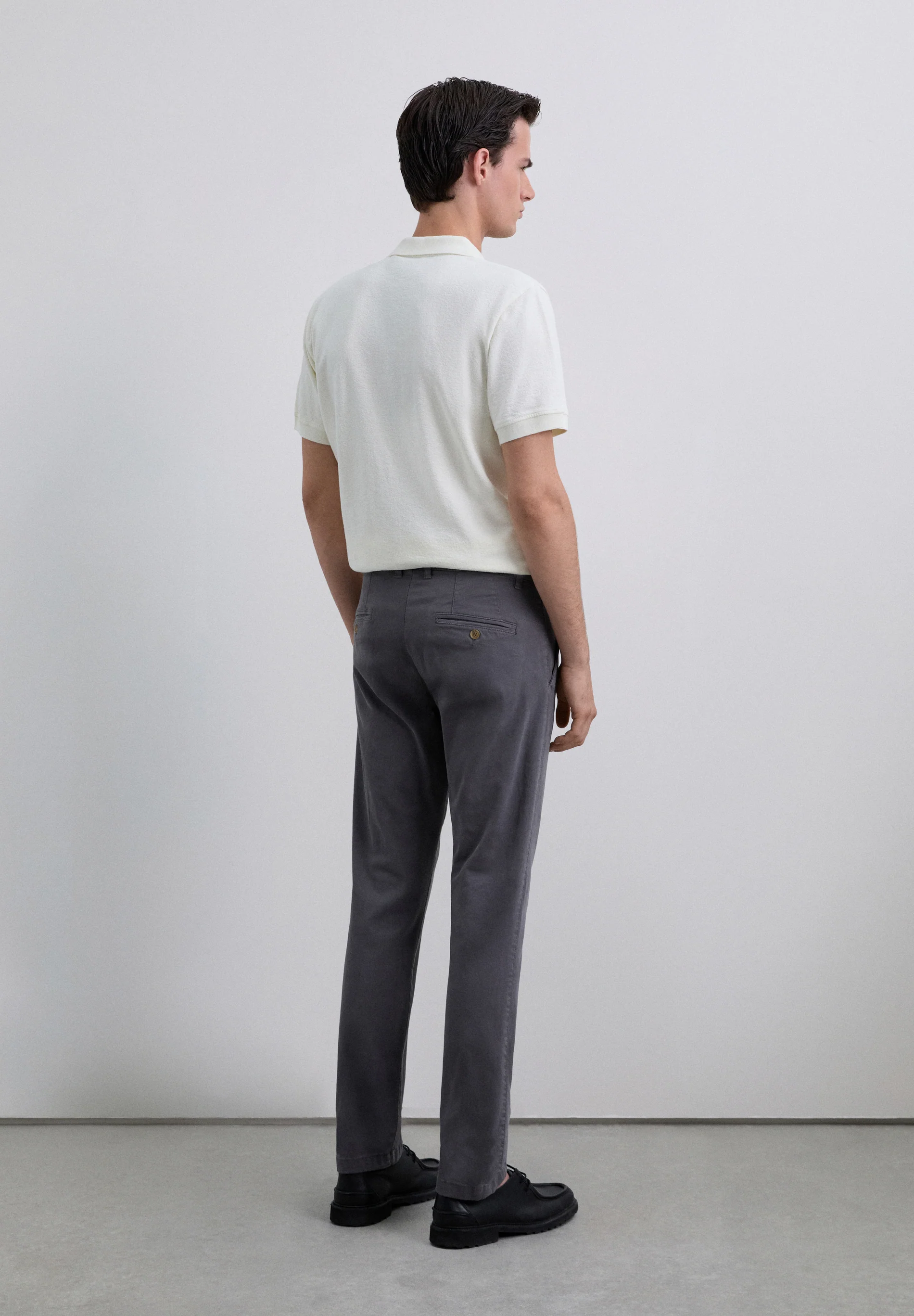 PANTALÓN CHINO PINZAS - Image 4