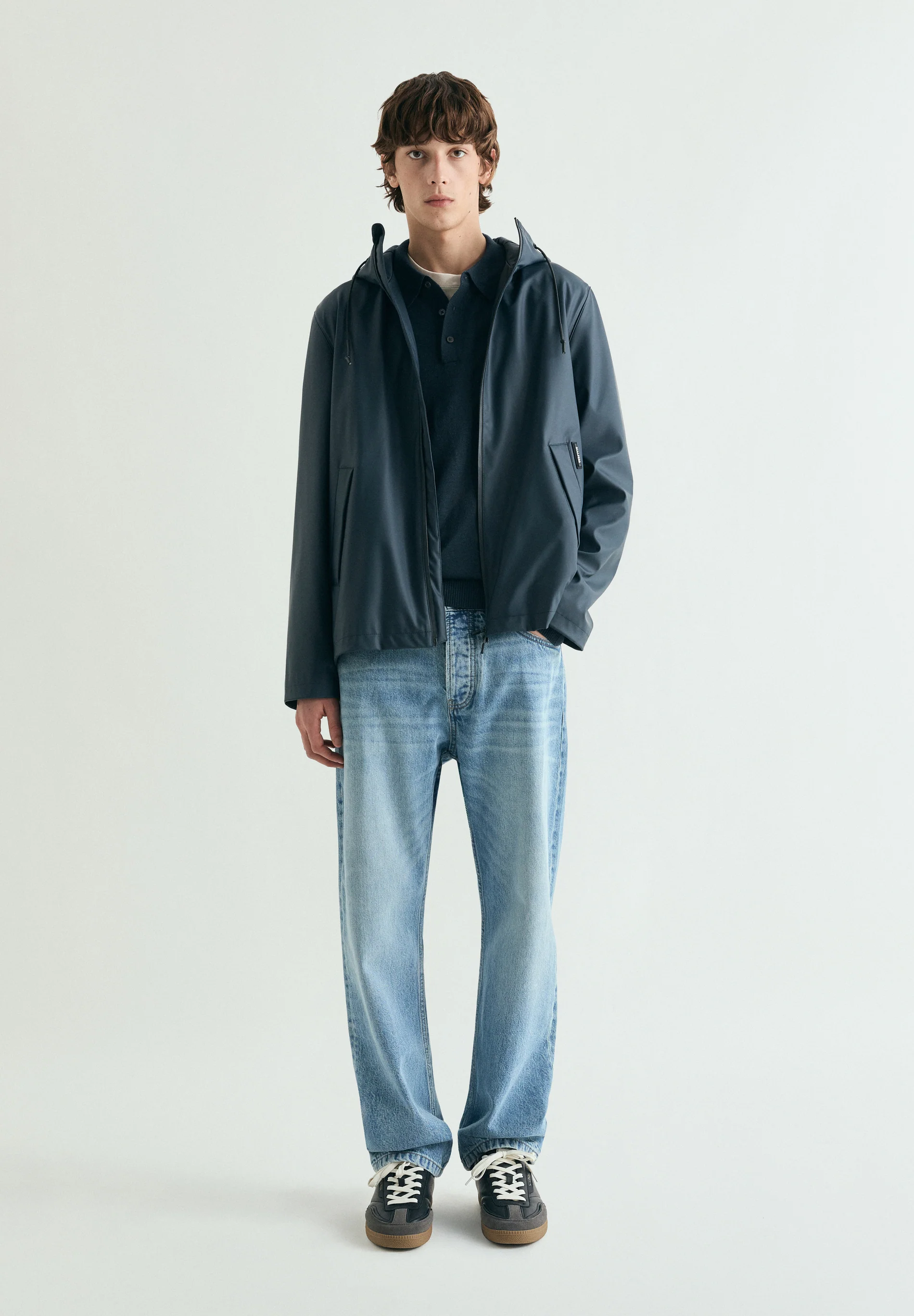 PARKA IMPERMEABLE CON CAPUCHA - Image 2