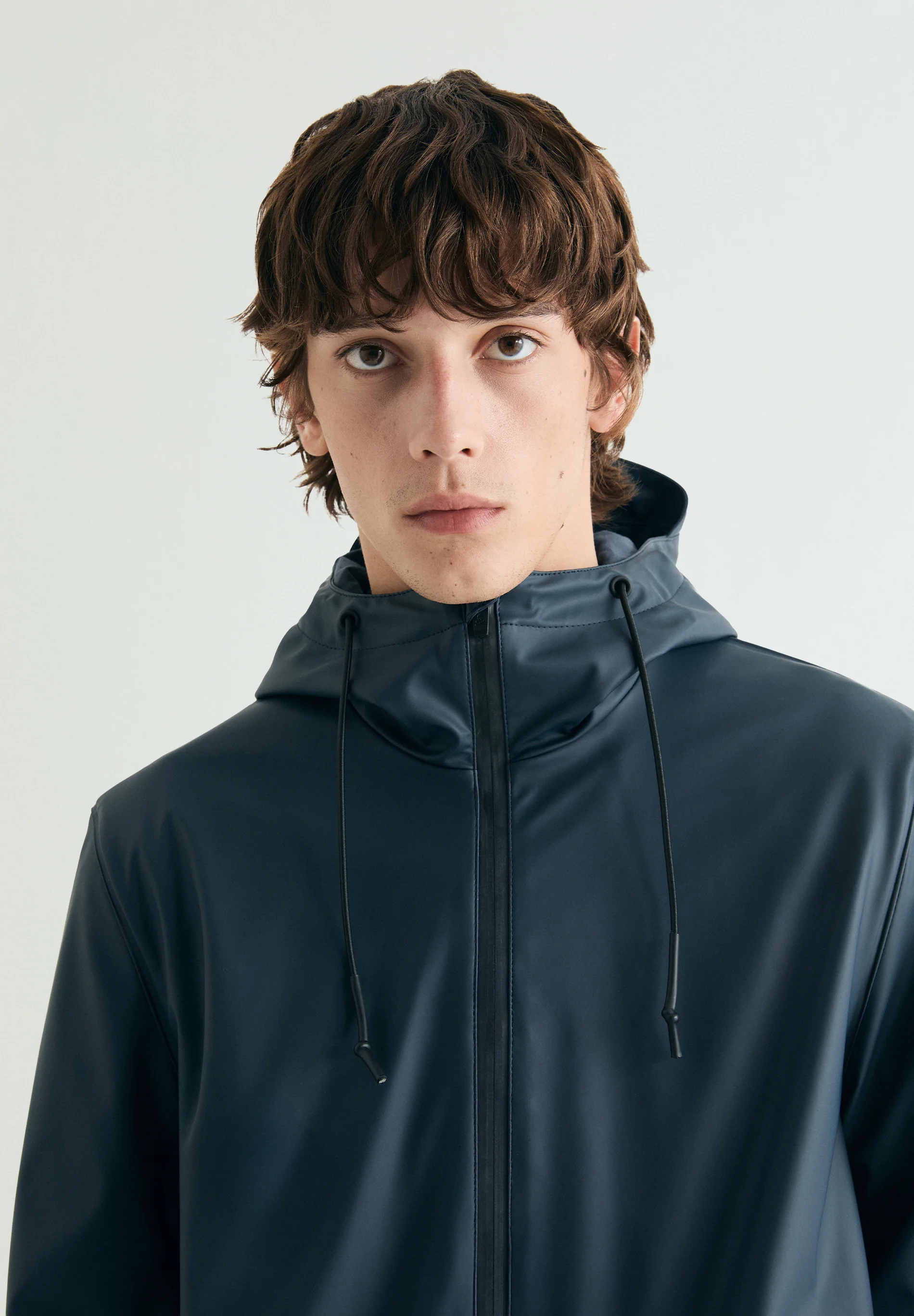 PARKA IMPERMEABLE CON CAPUCHA - Image 3