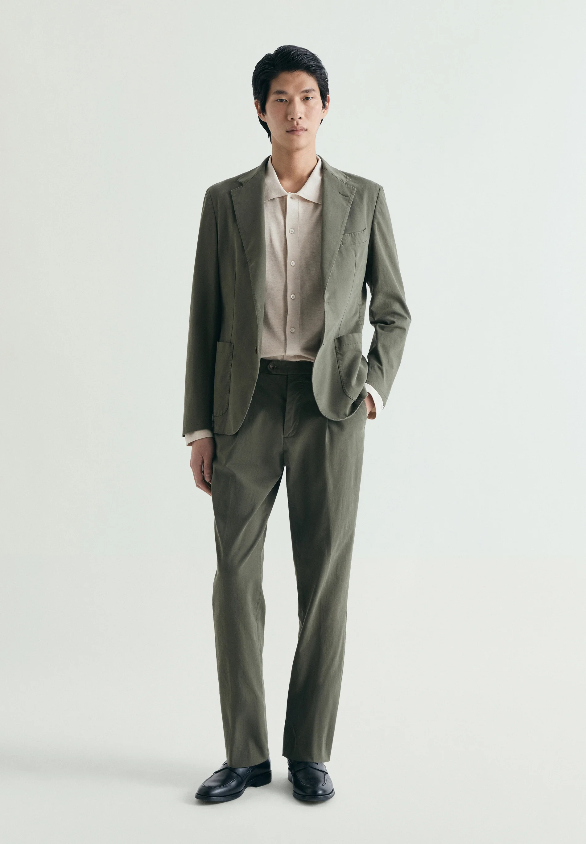 PANTALÓN CHINO PINZAS