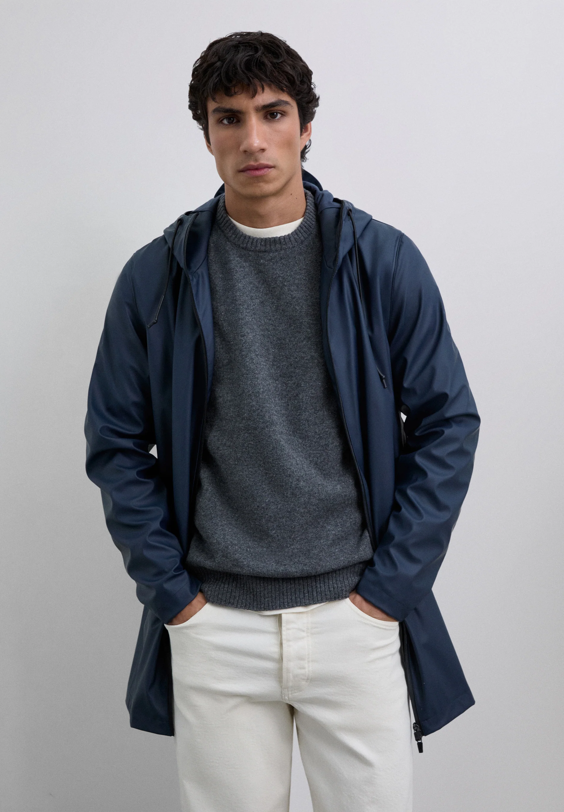 CHAQUETA IMPERMEABLE LOGO - Image 3
