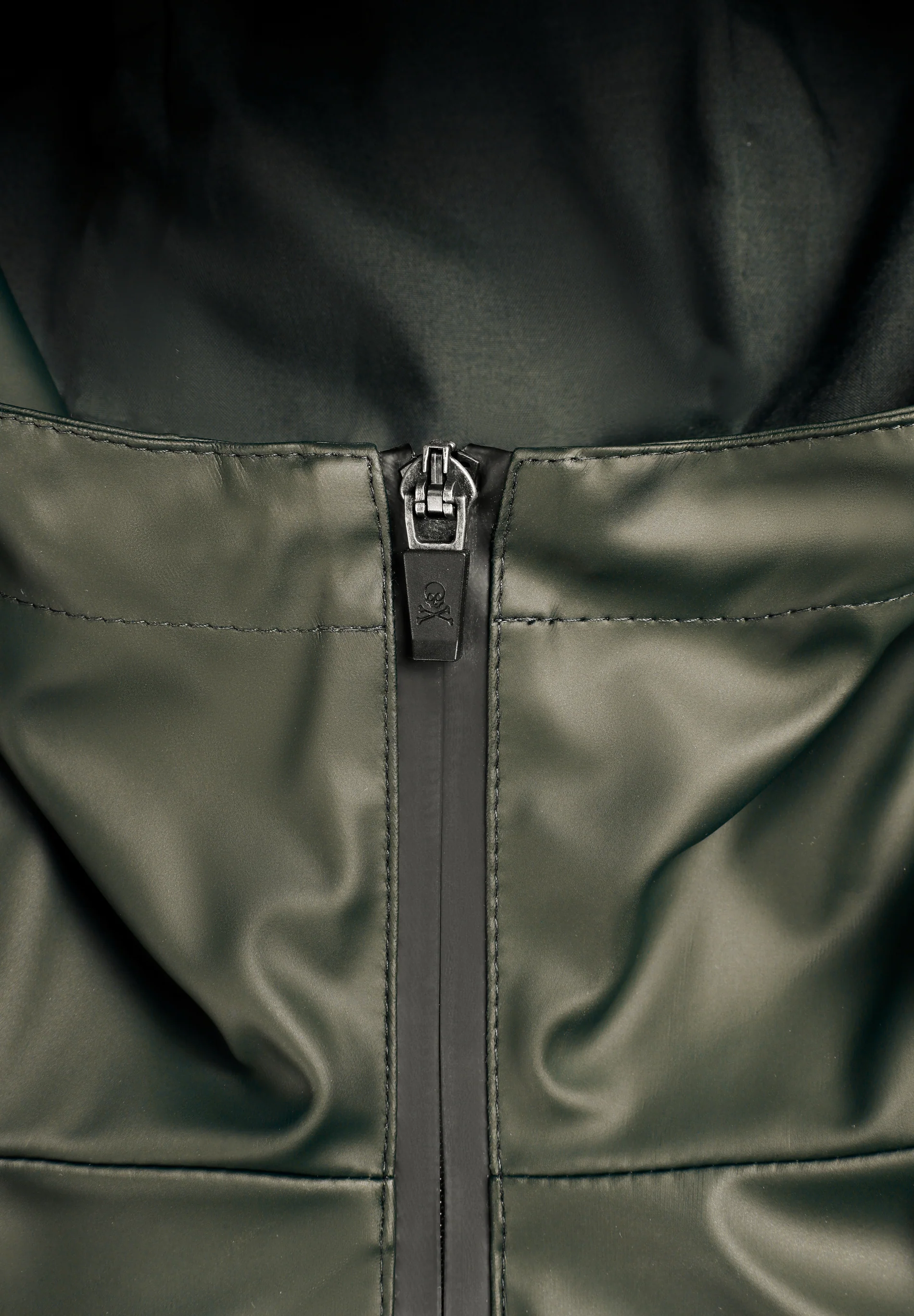 CHAQUETA IMPERMEABLE LOGO - Image 9