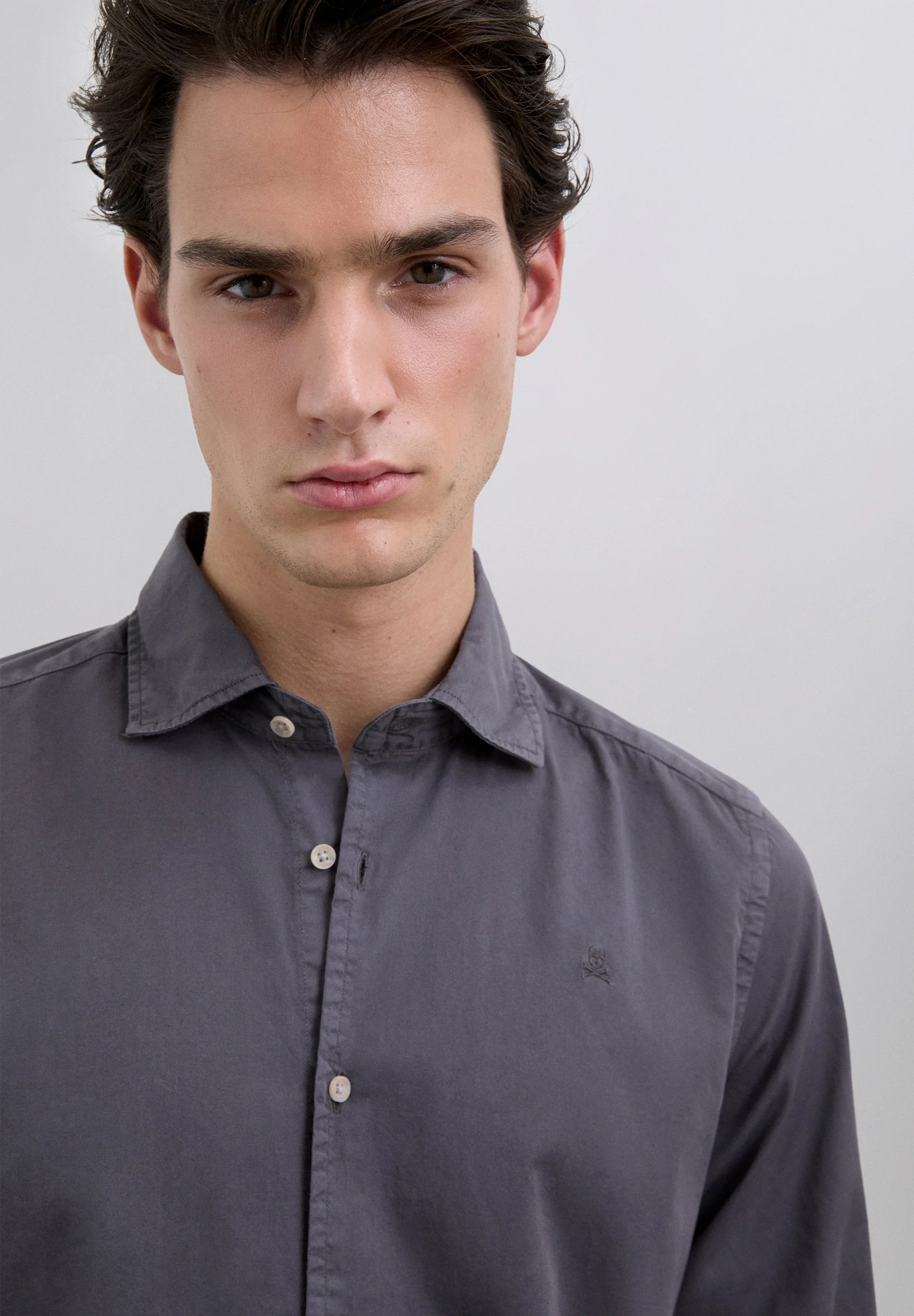 CAMISA REGULAR FIT BORDADA - Image 3