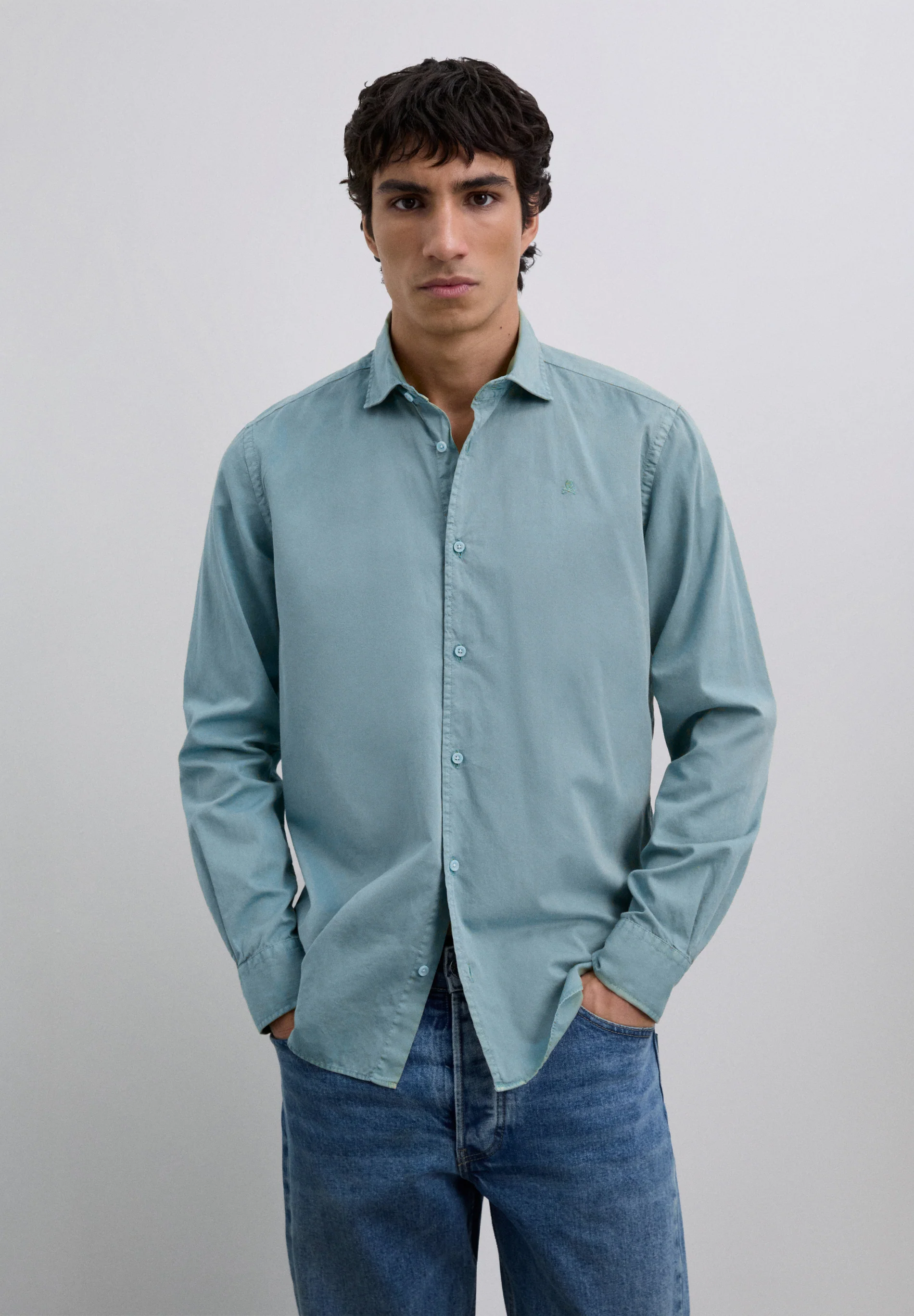 CAMISA REGULAR FIT BORDADA