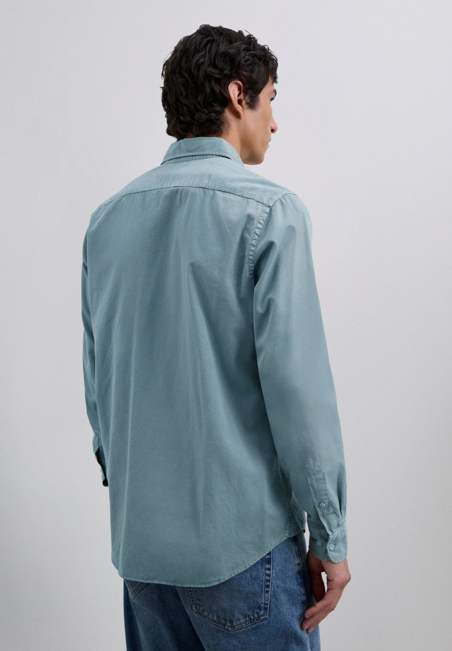 CAMISA REGULAR FIT BORDADA - Image 3