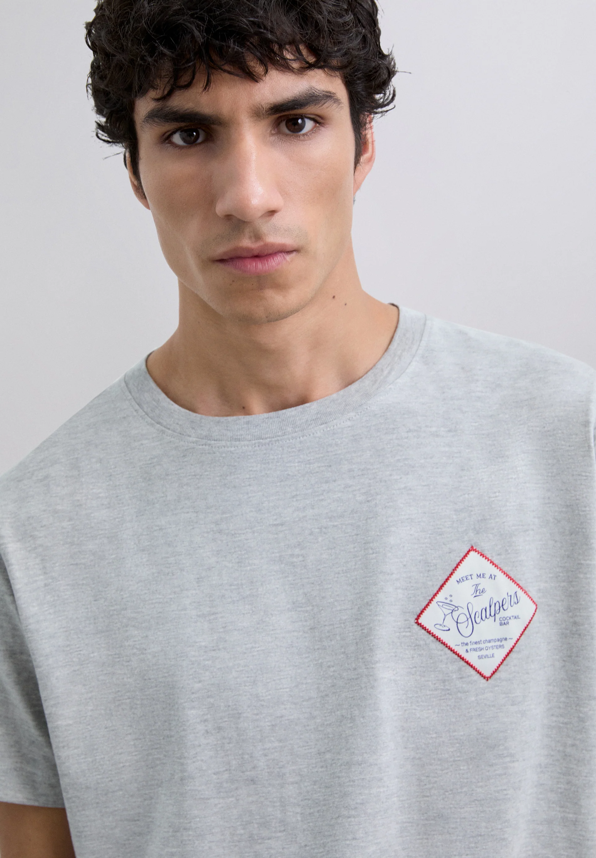 CAMISETA PARCHE BORDADO LOGO - Image 3