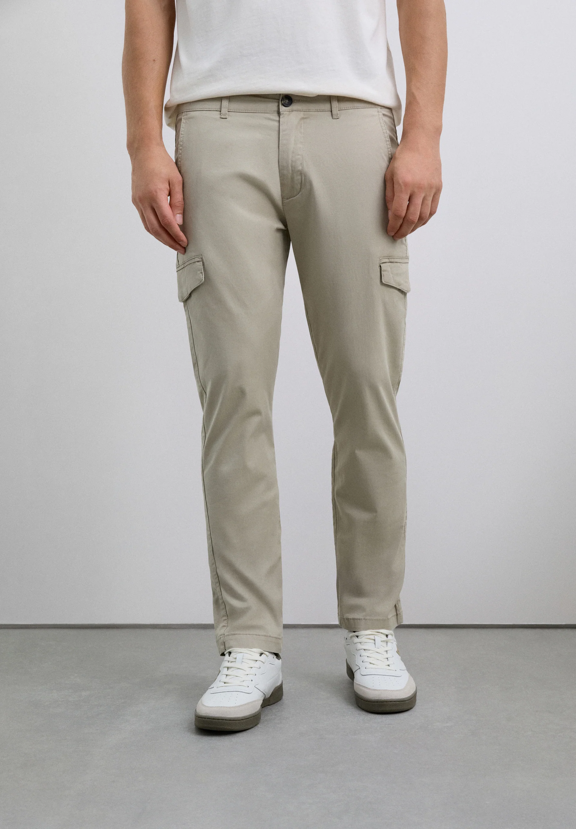 PANTALÓN CARGO SLIM FIT - Image 2