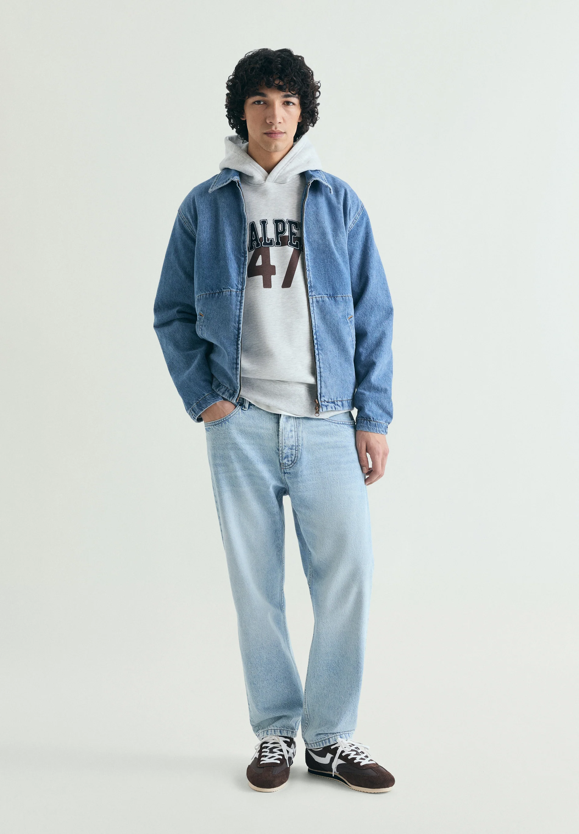 SUDADERA CON CAPUCHA VARSITY - Image 2