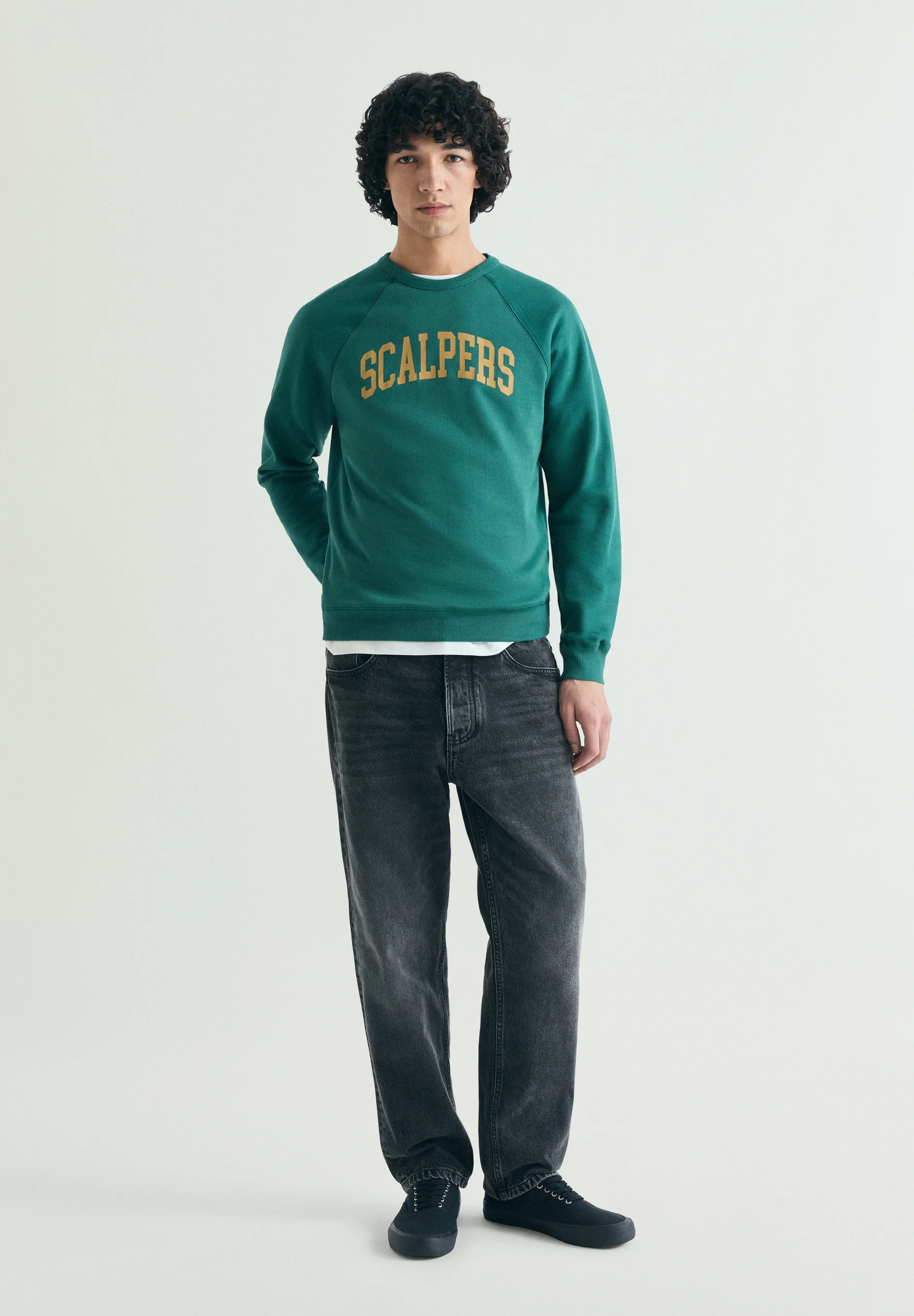 SUDADERA ESTAMPADA VARSITY - Image 2