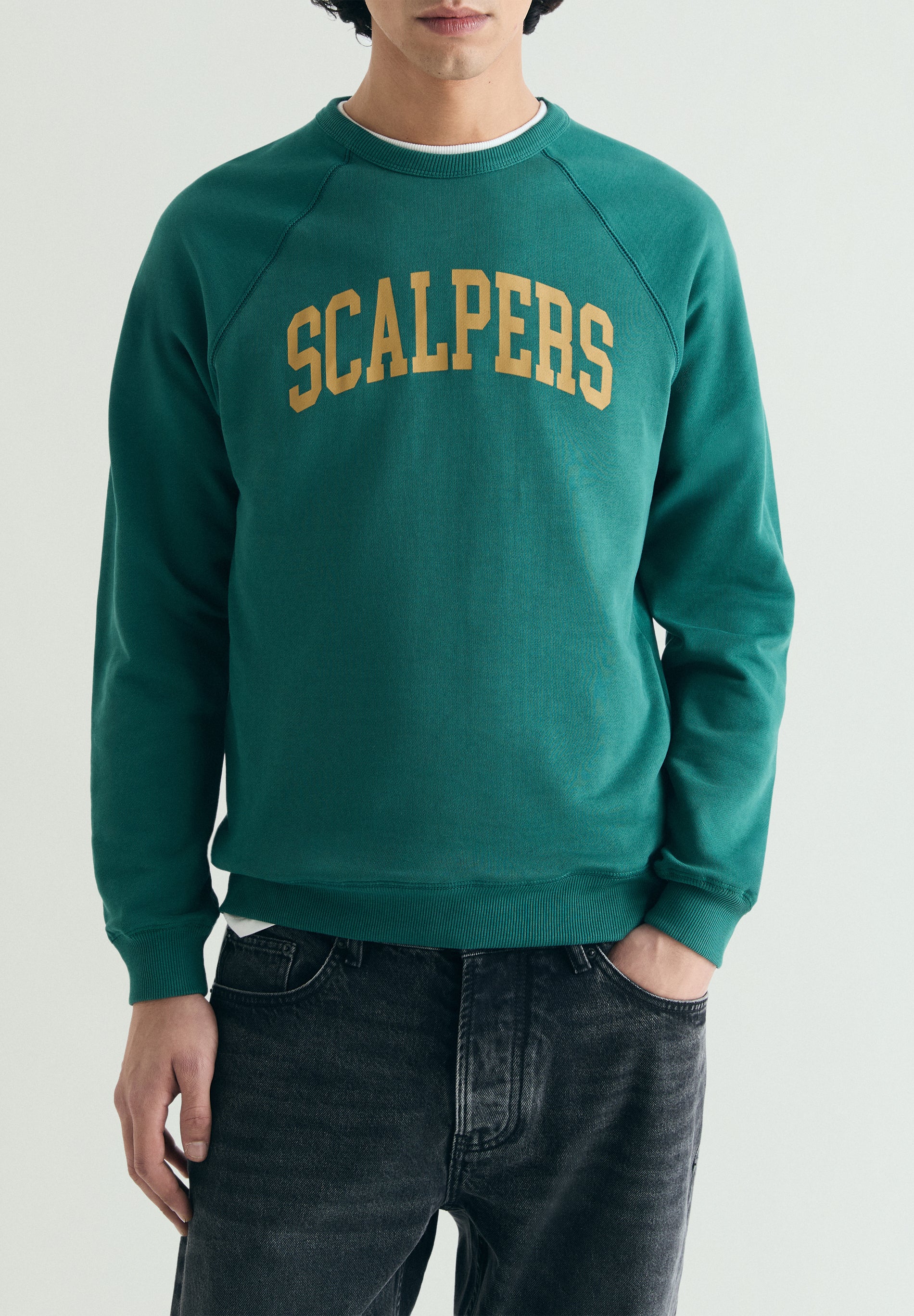 SUDADERA ESTAMPADA VARSITY - Image 3