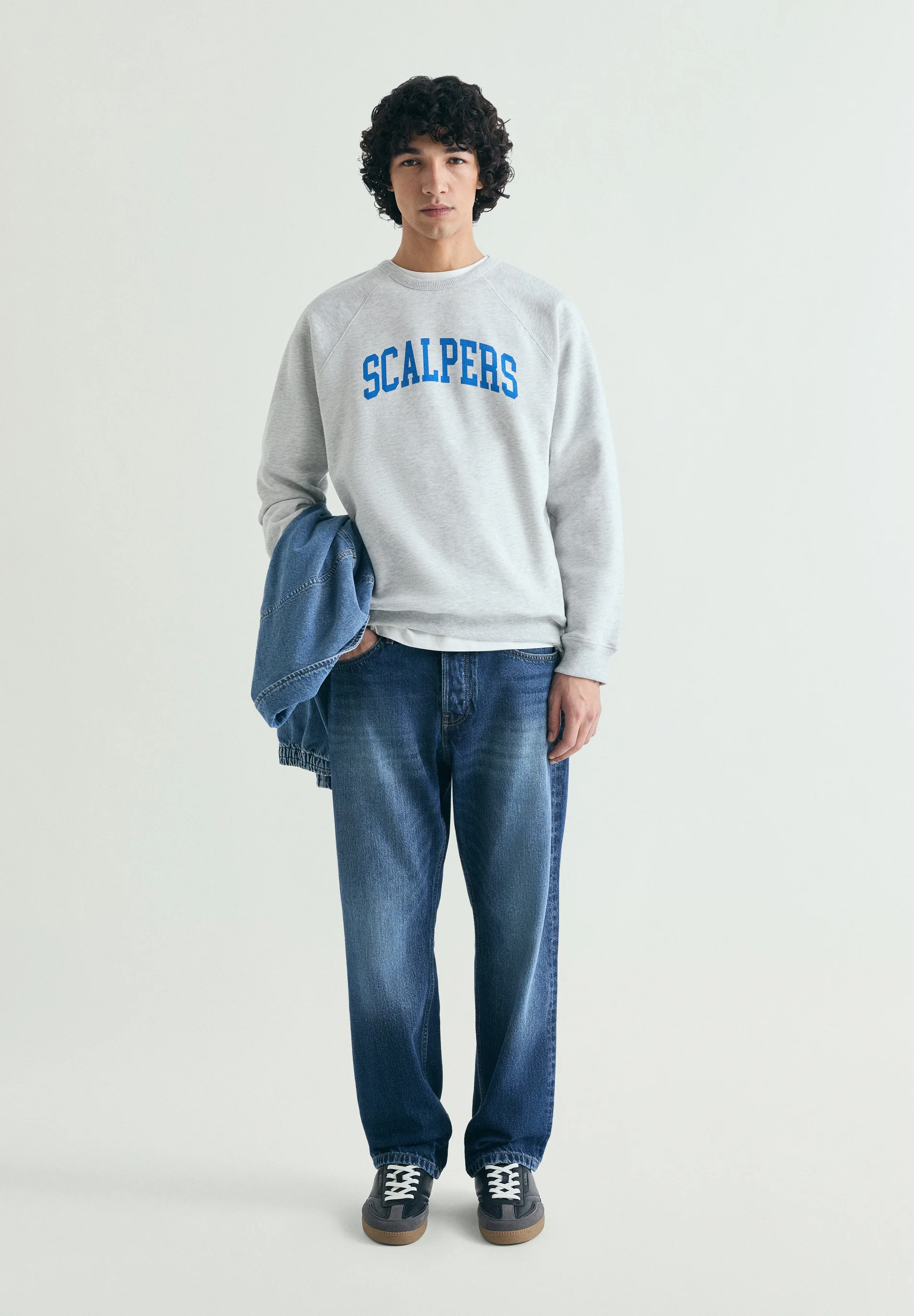 SUDADERA ESTAMPADA VARSITY - Image 2