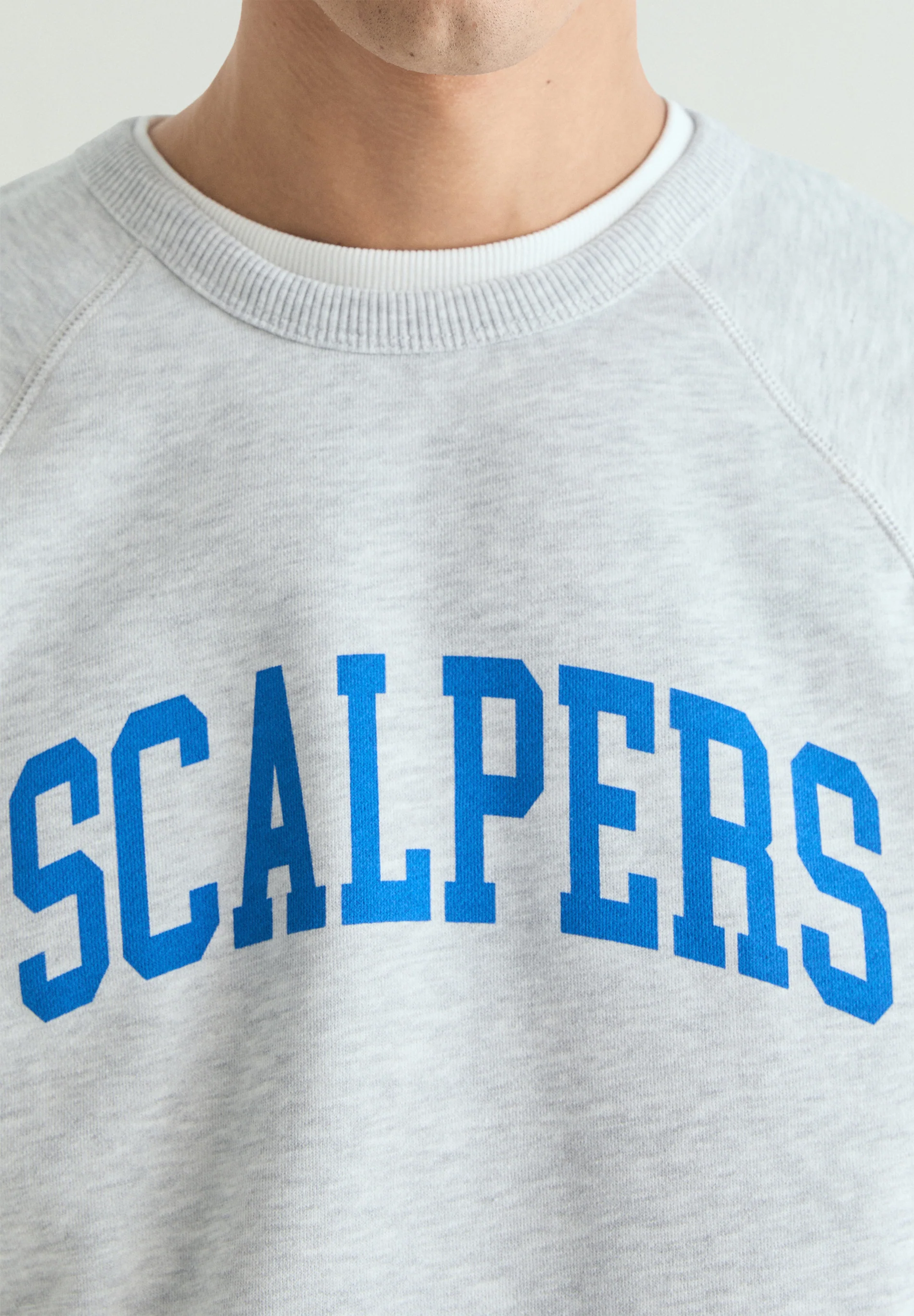 SUDADERA ESTAMPADA VARSITY - Image 4