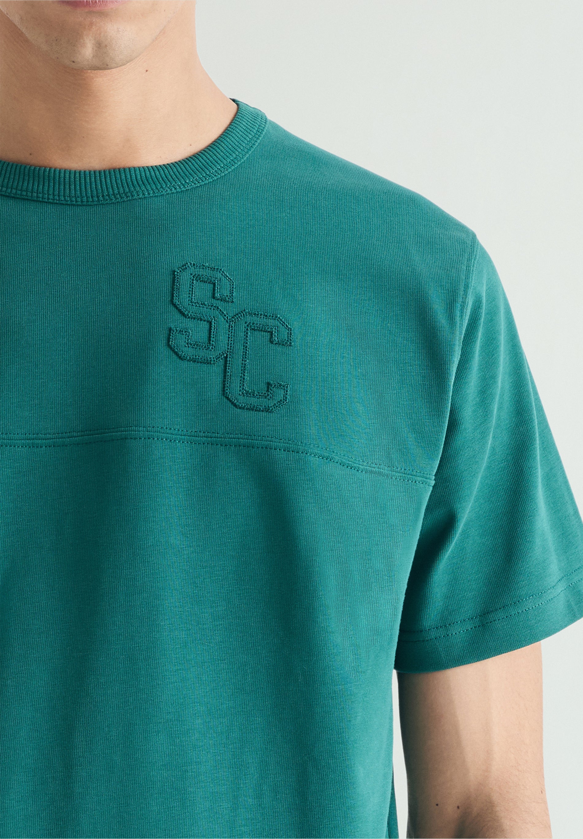 CAMISETA ESTAMPADA VARSITY - Image 4