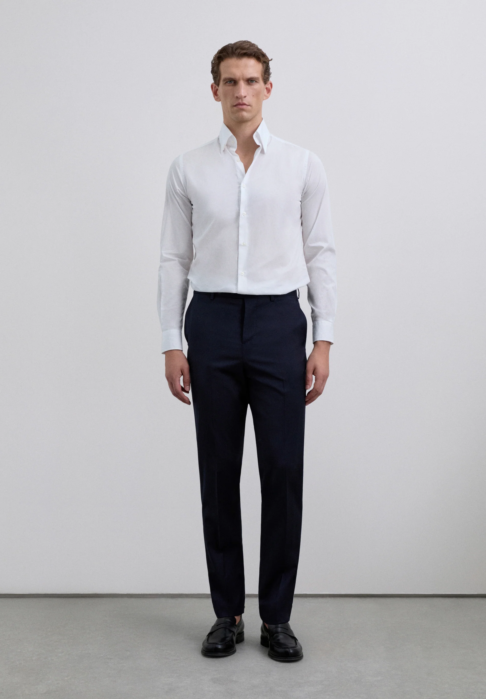 PANTALÓN VESTIR PINZAS - Image 3