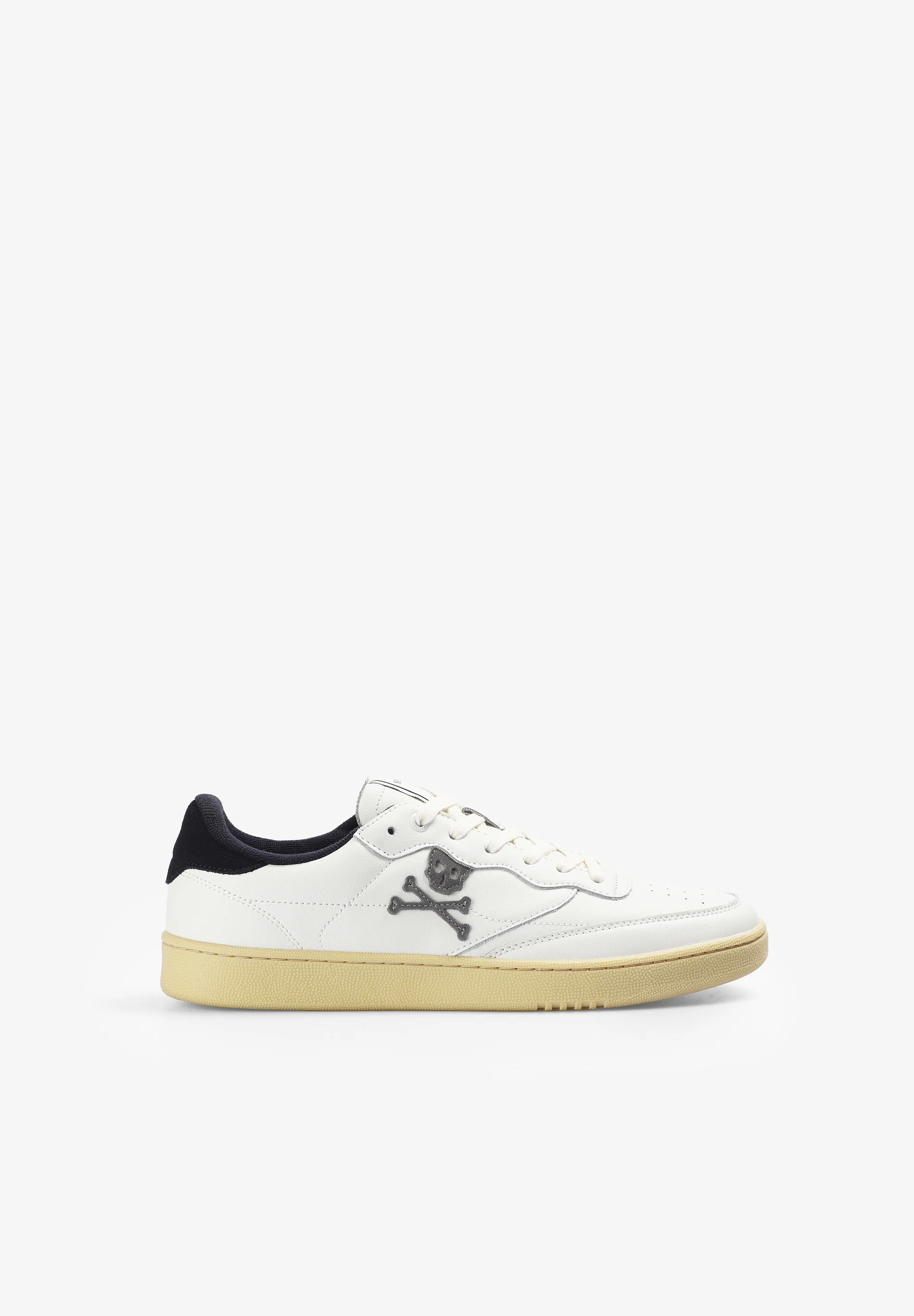 SNEAKERS CALAVERA PIEL