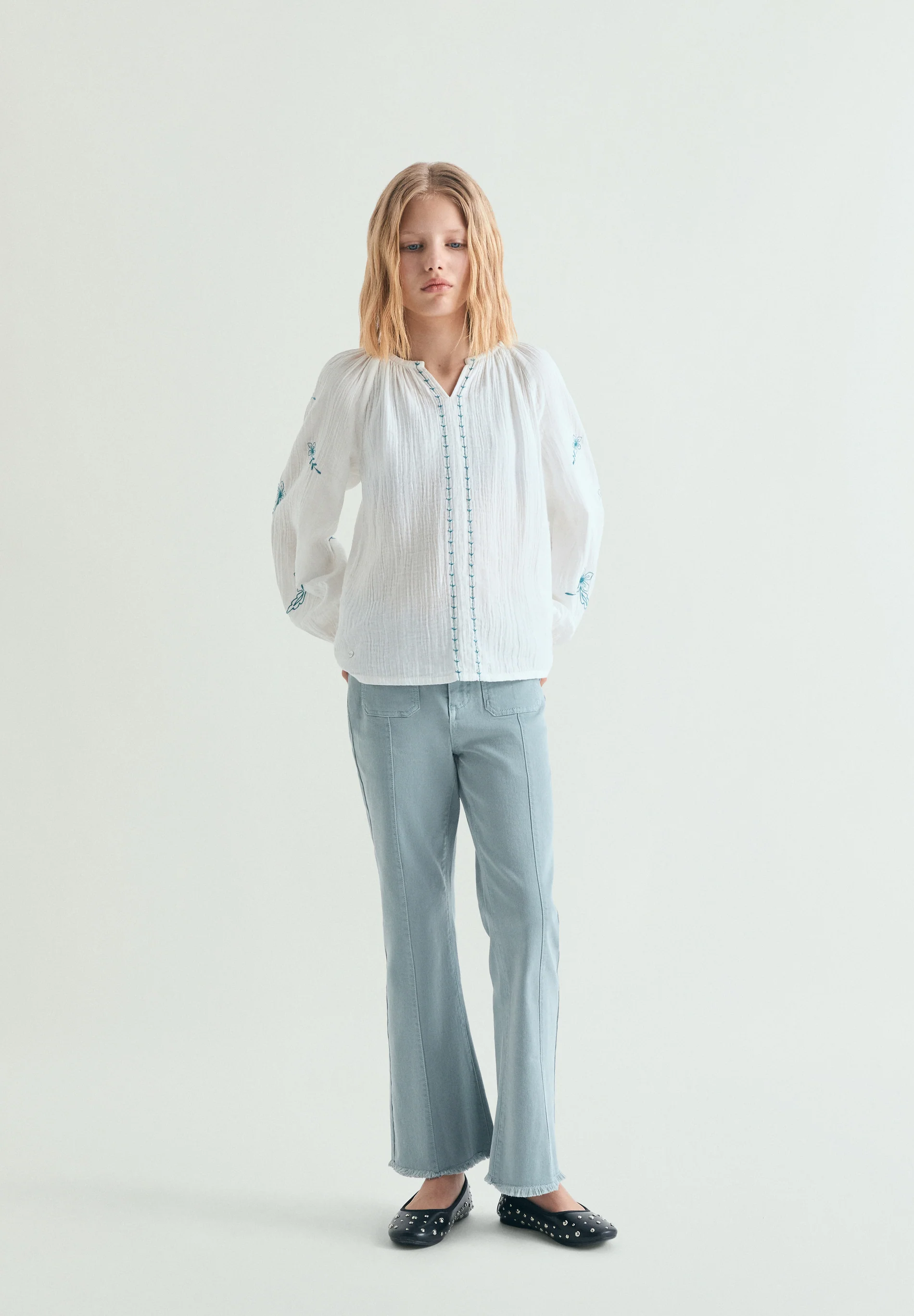 BLUSA DETALLES BORDADOS - Image 2