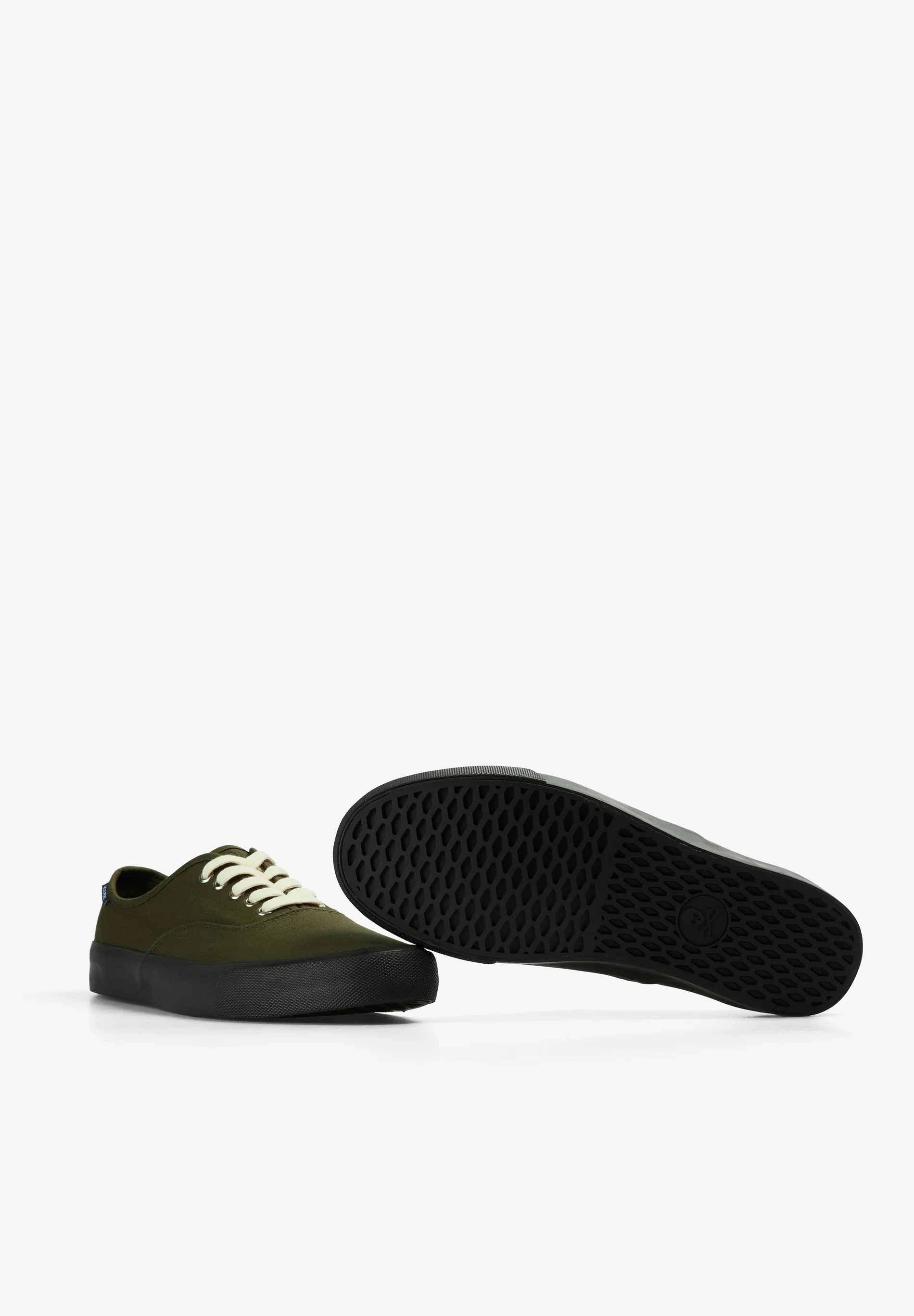 ZAPATILLA CANVAS LOW CUT - Image 4