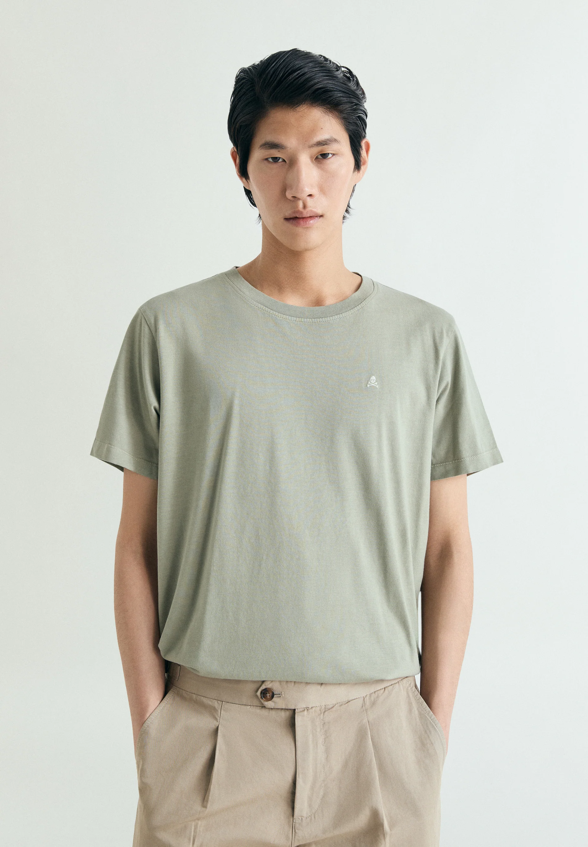 CAMISETA BORDADA EFECTO WASHED