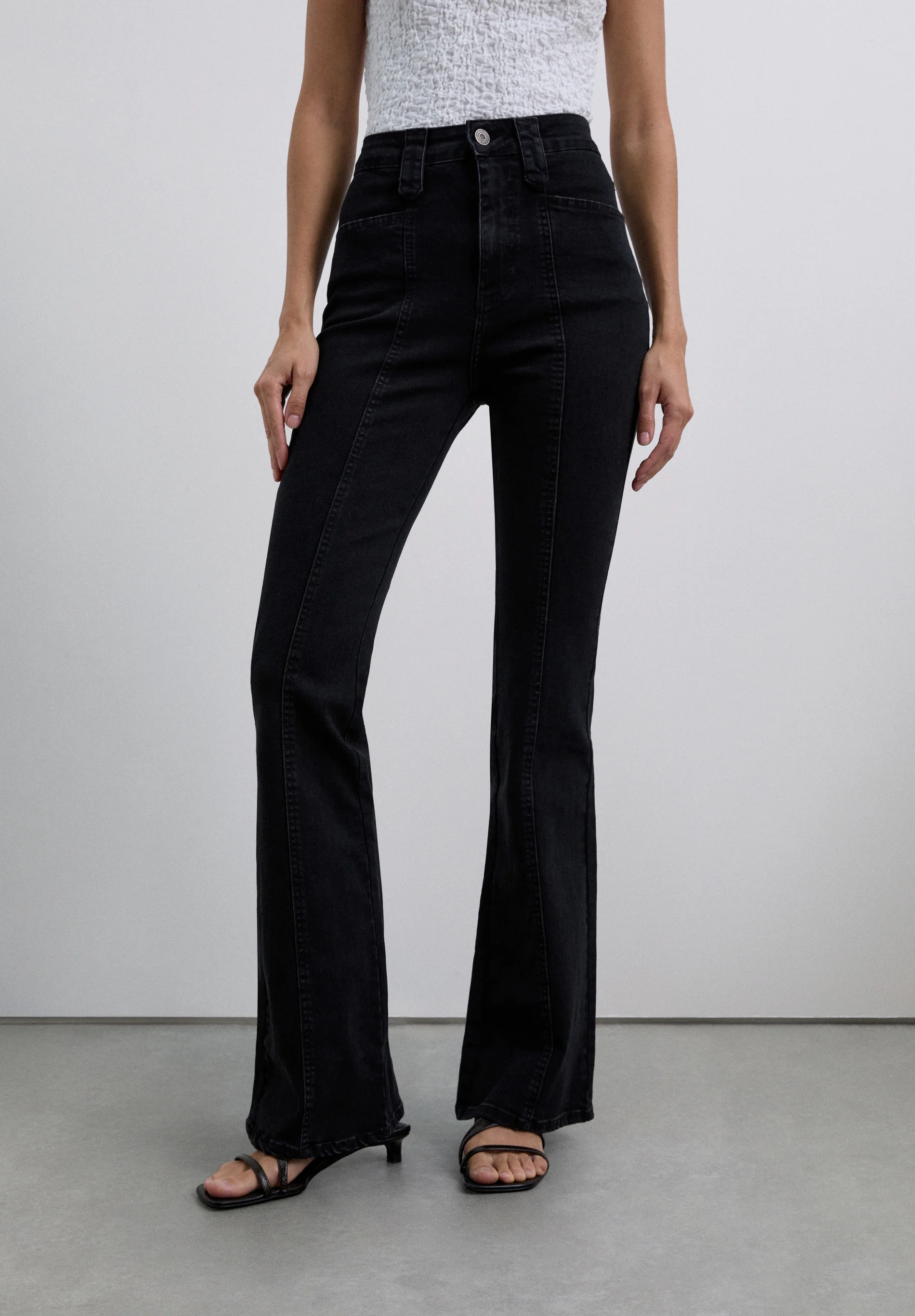 PANTALÓN DENIM BOOTCUT - Image 2