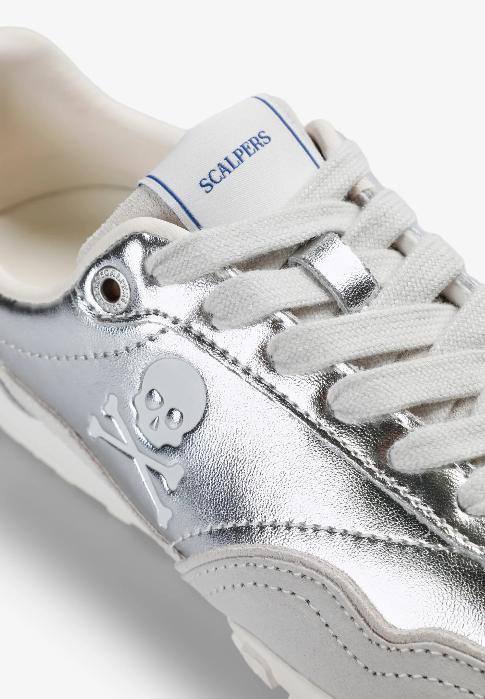 SNEAKERS METALIZADAS LOGO - Image 6