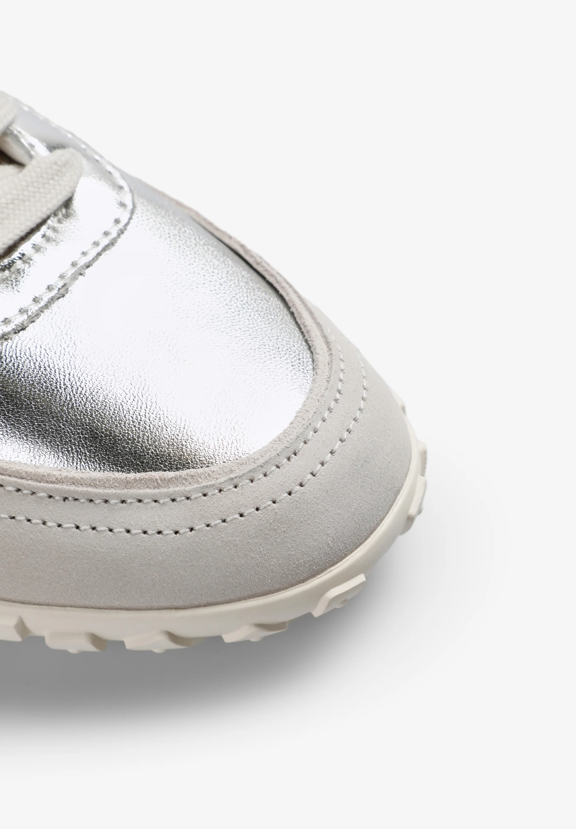 SNEAKERS METALIZADAS LOGO - Image 7