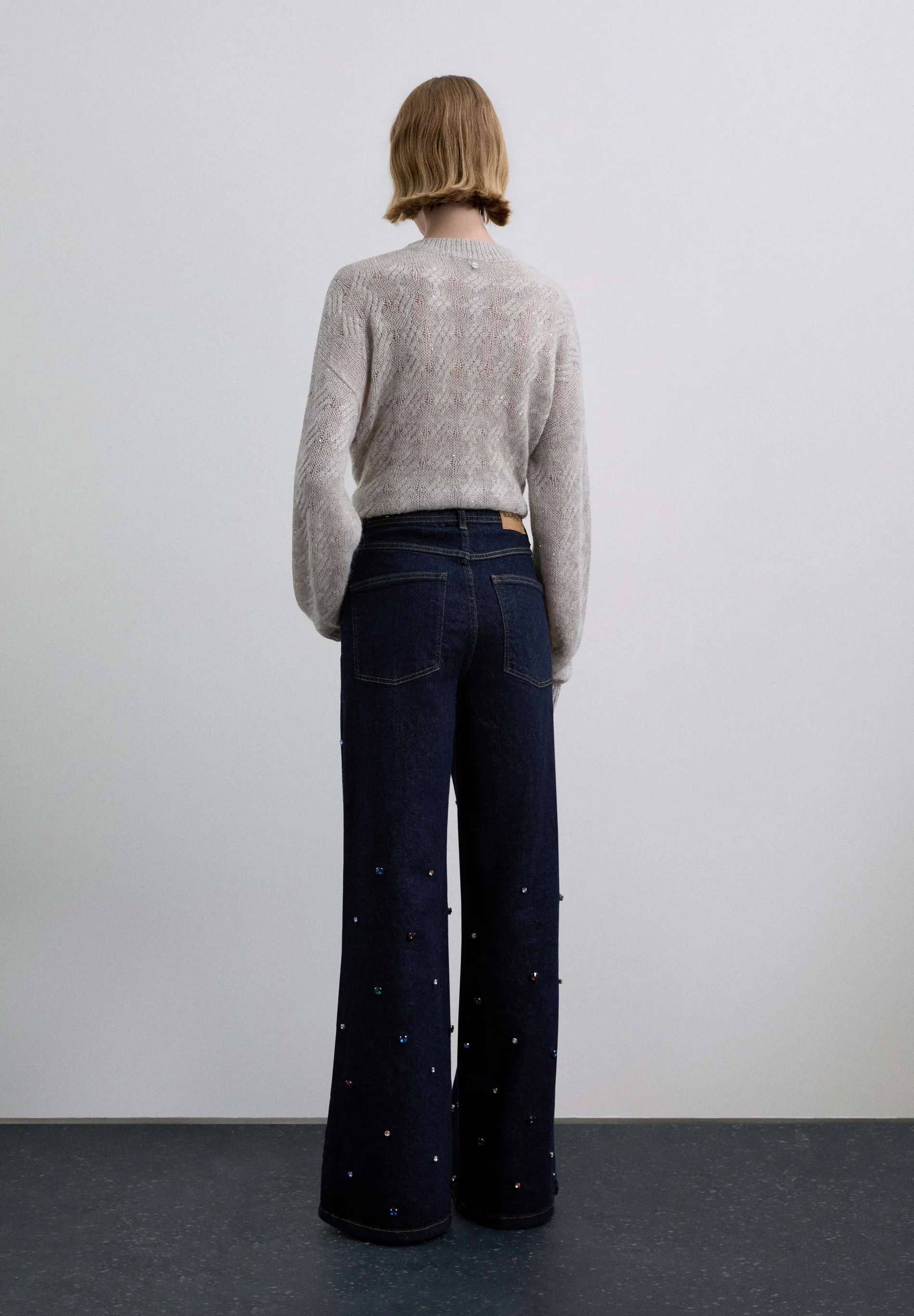 PANTALÓN DENIM CON ABALORIOS - Image 4