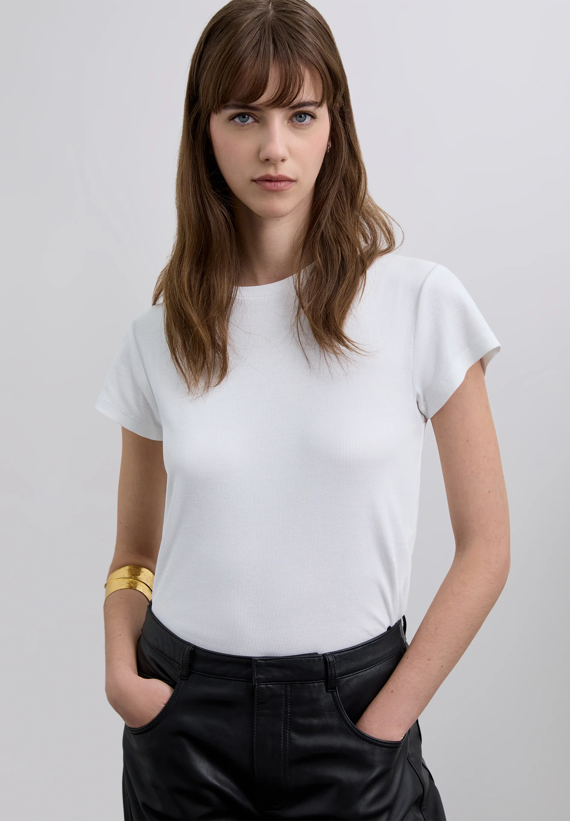 CAMISETA ABERTURA DETALLE PEDRERÍA - Image 4