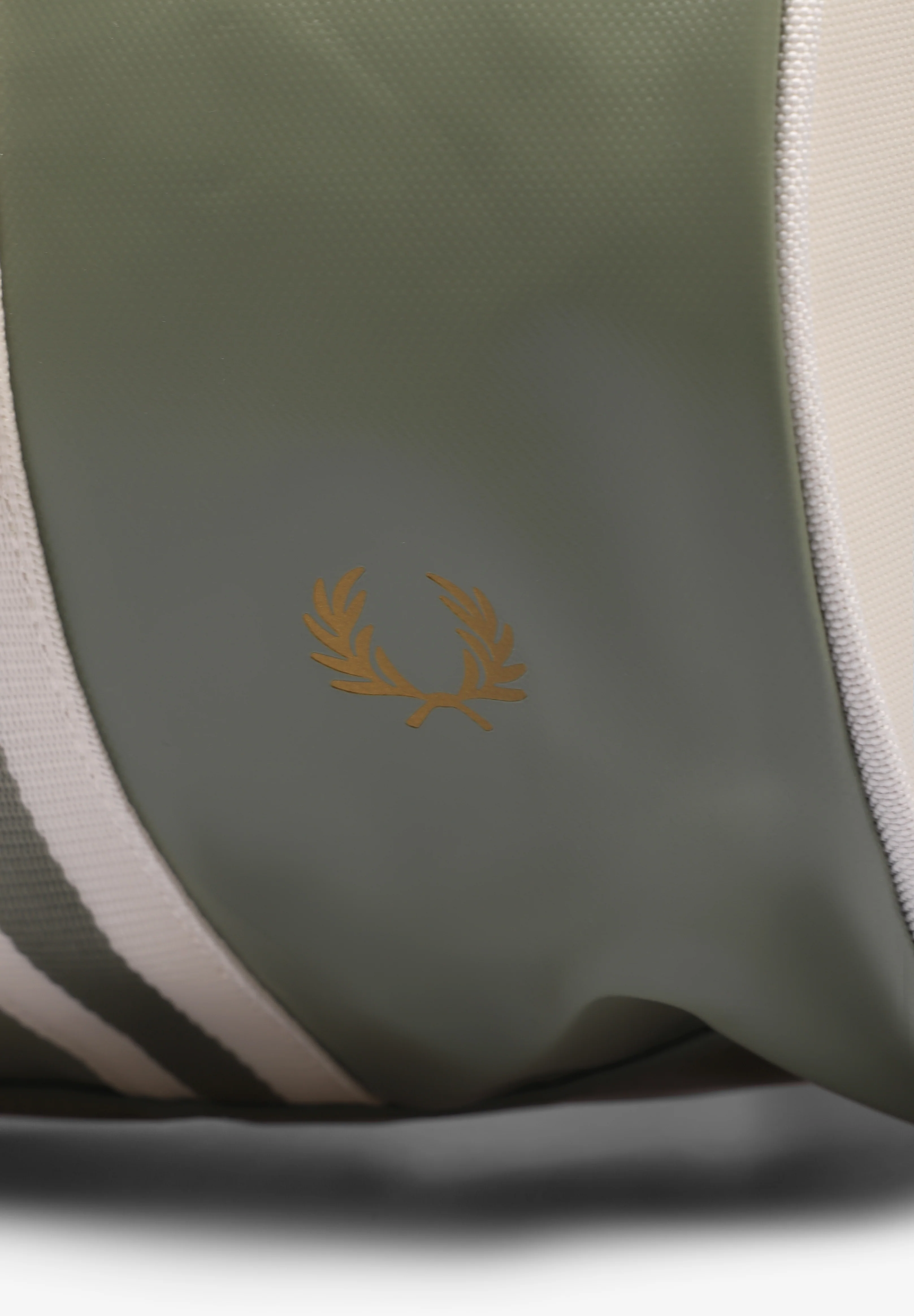 FRED PERRY | BOLSA CLASSIC BARREL - Image 4