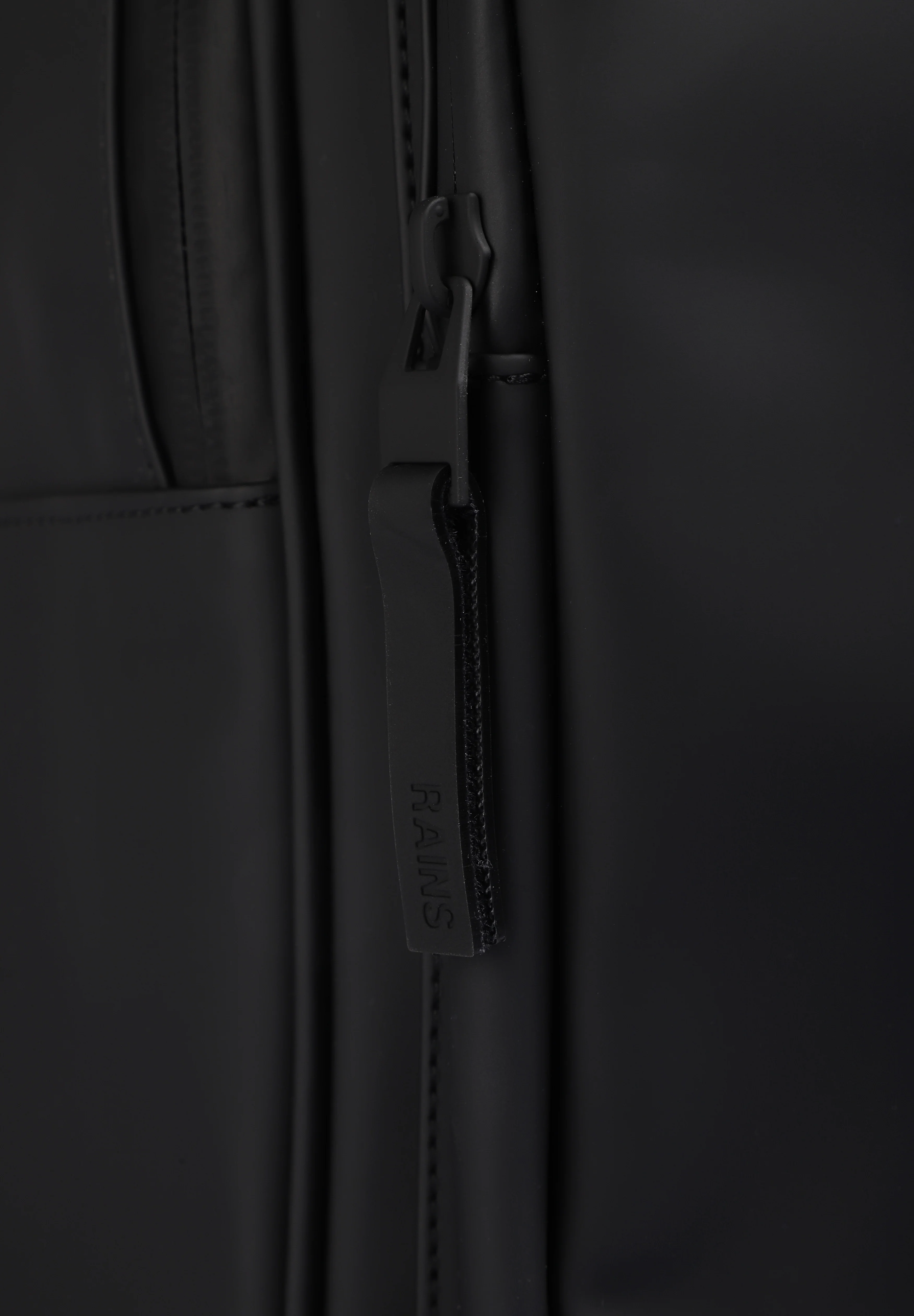 RAINS | MOCHILA BOOK DAYPACK LARGE W3 - Image 3