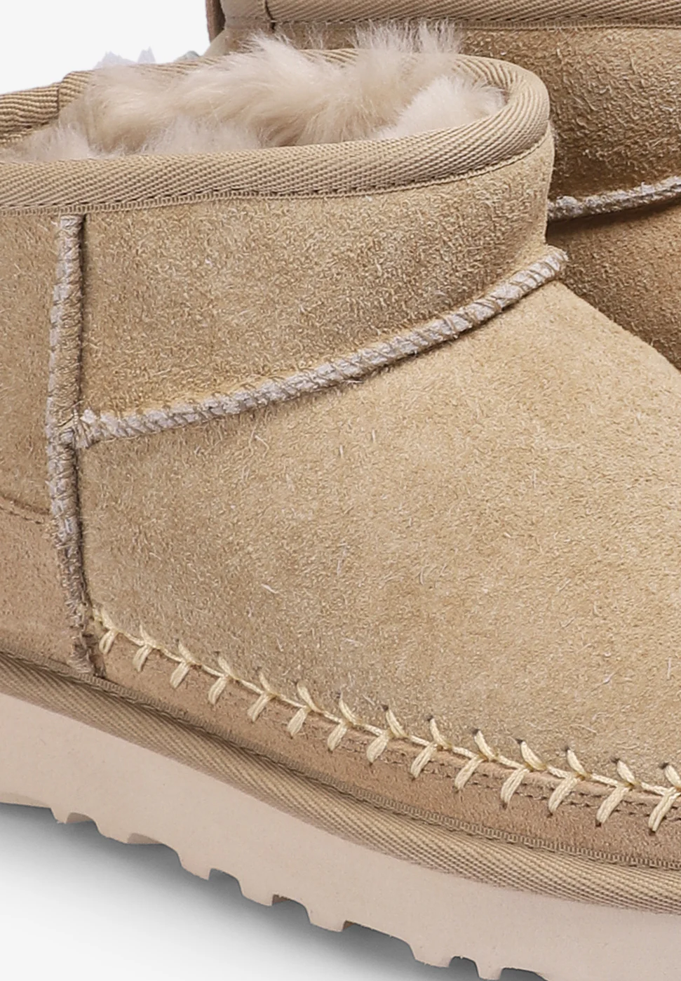 UGG | BOTAS CLASSIC ULTRA MINI BIARRITZ MUJER - Image 4