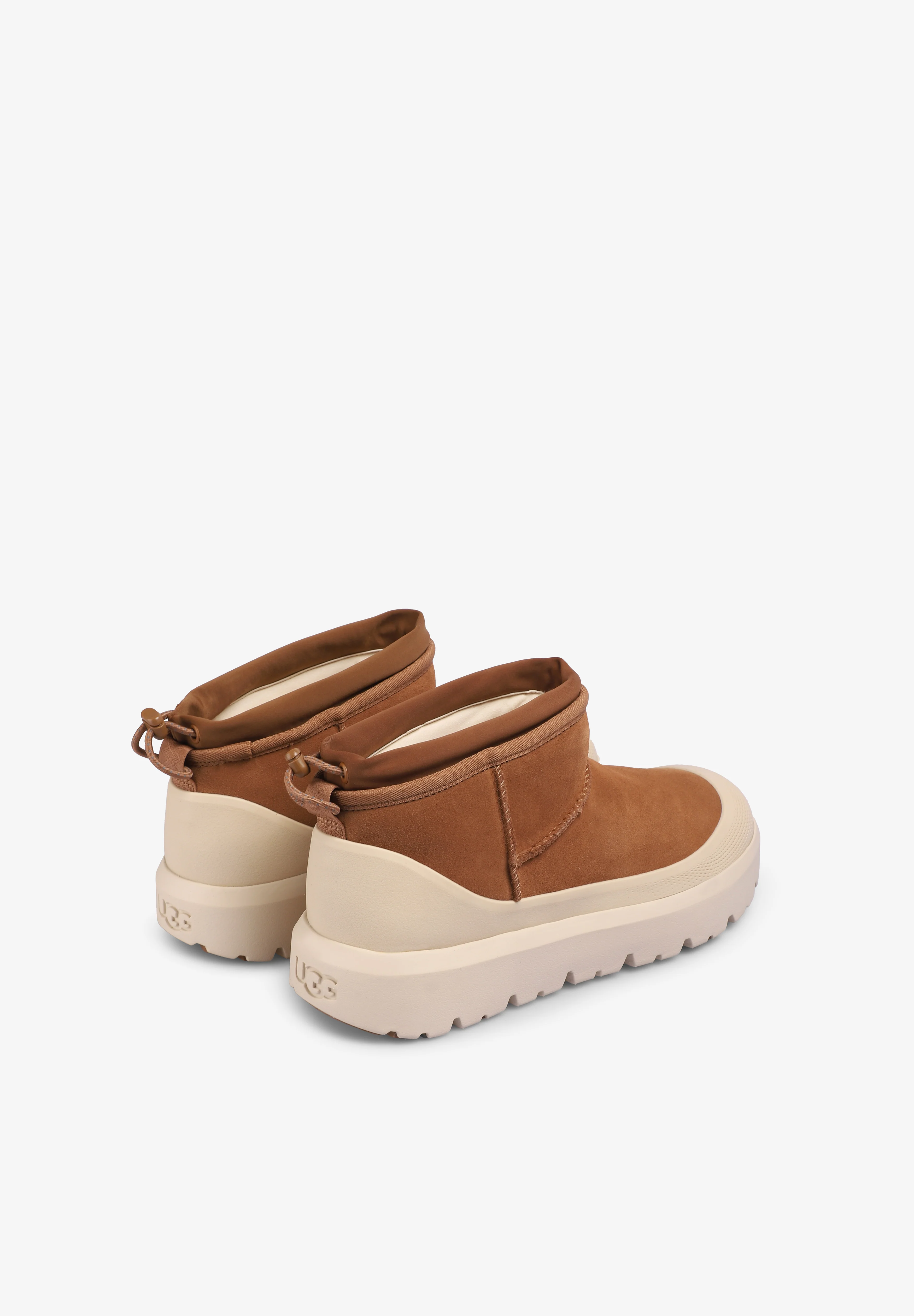 UGG | BOTAS CLASSIC ULTRA MINI WEATHER HYBRID HOMBRE - Image 3