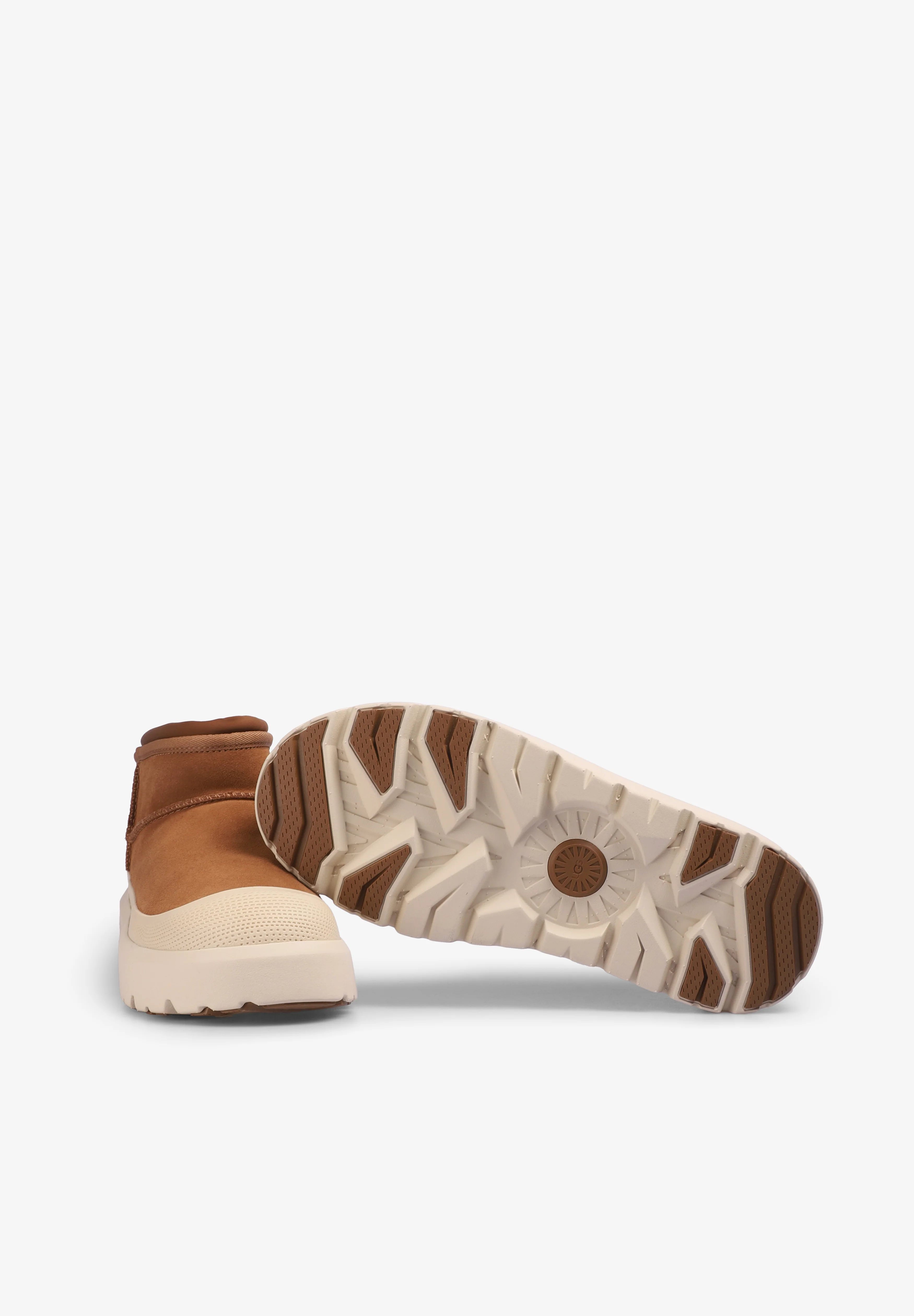 UGG | BOTAS CLASSIC ULTRA MINI WEATHER HYBRID HOMBRE - Image 6