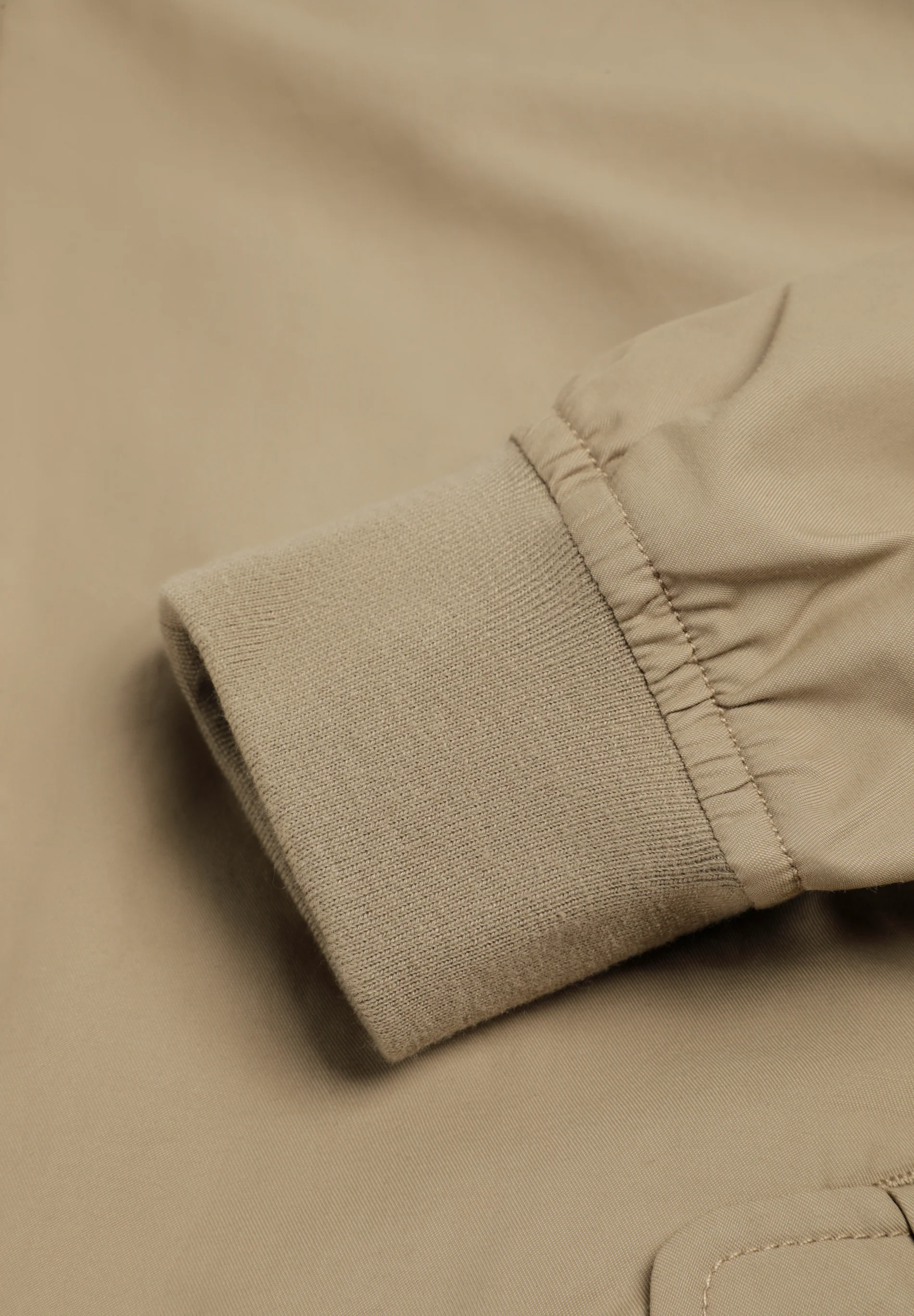 CHAQUETA BOMBER CUELLO ALTO - Image 10
