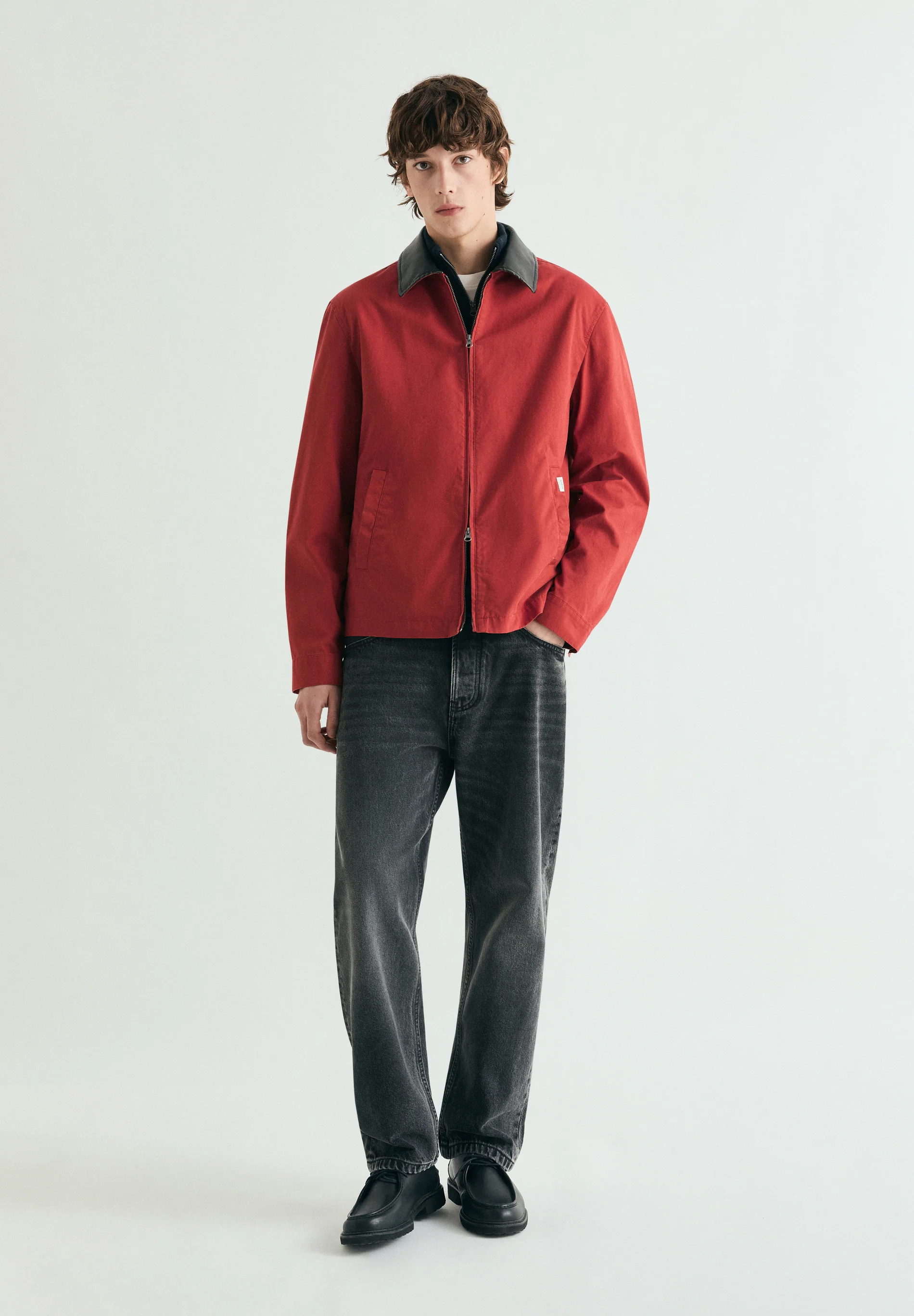 CHAQUETA BOMBER CUELLO CONTRASTE