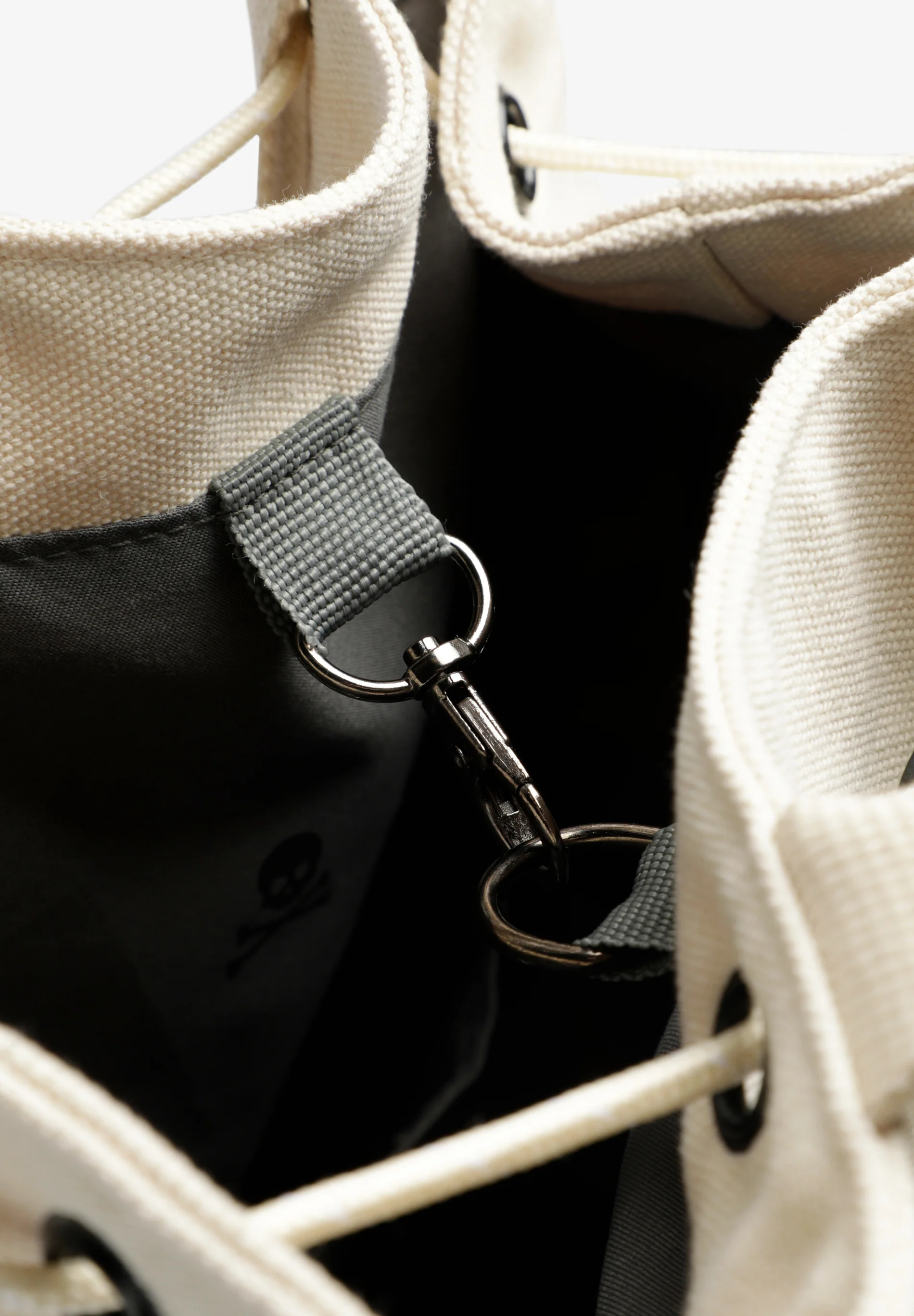 MOCHILA CANVAS CORDÓN AJUSTABLE - Image 8