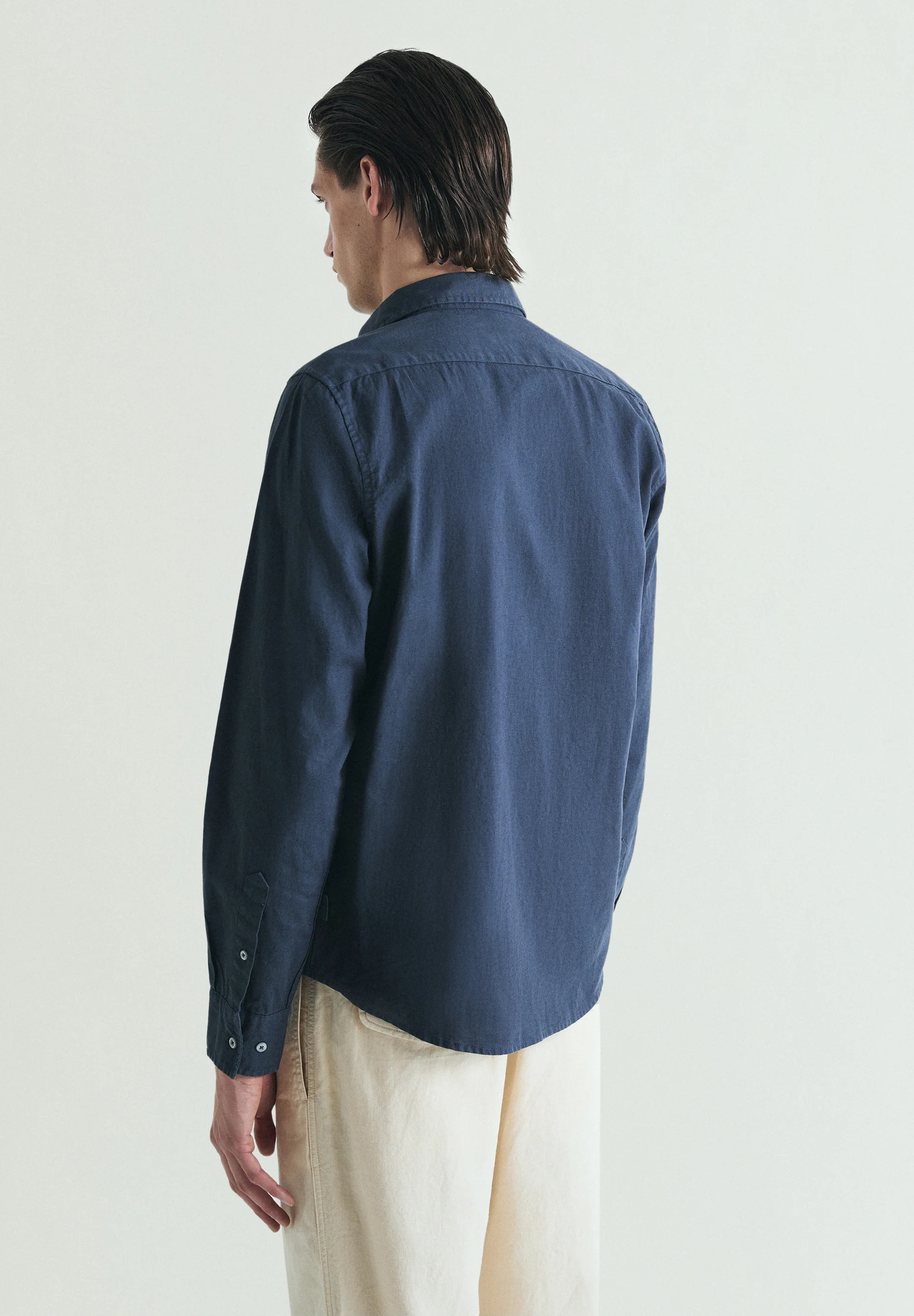 CAMISA LINO BOLSILLOS - Image 3