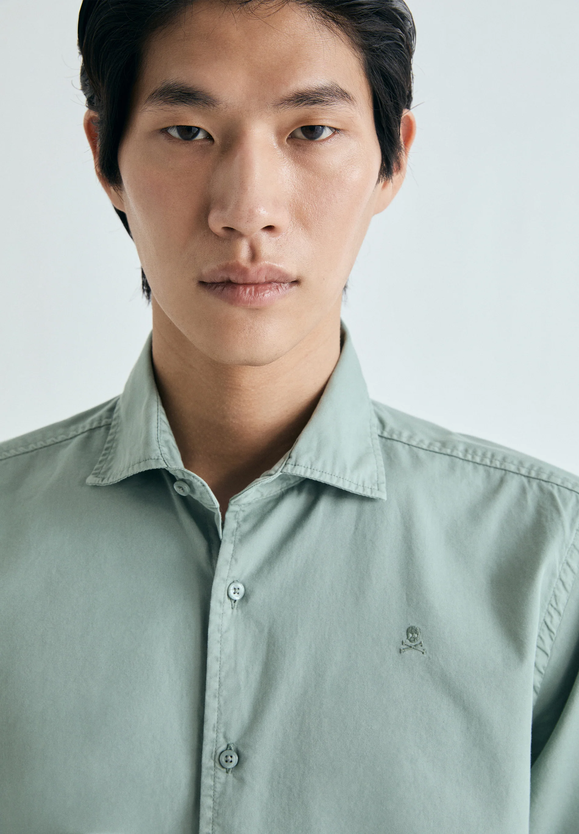 CAMISA REGULAR FIT BORDADA - Image 2