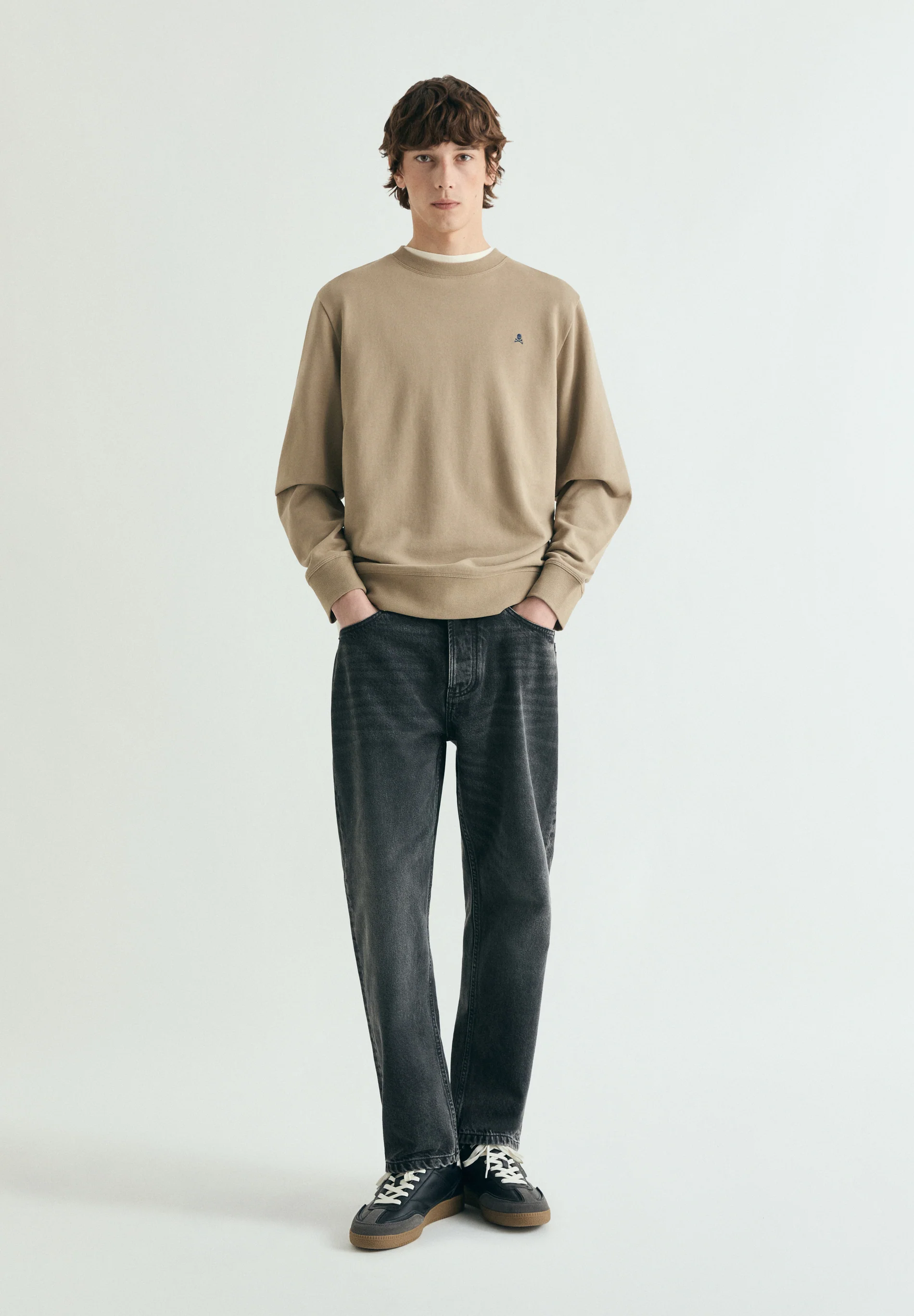 SUDADERA BORDADA CONTRASTE - Image 2